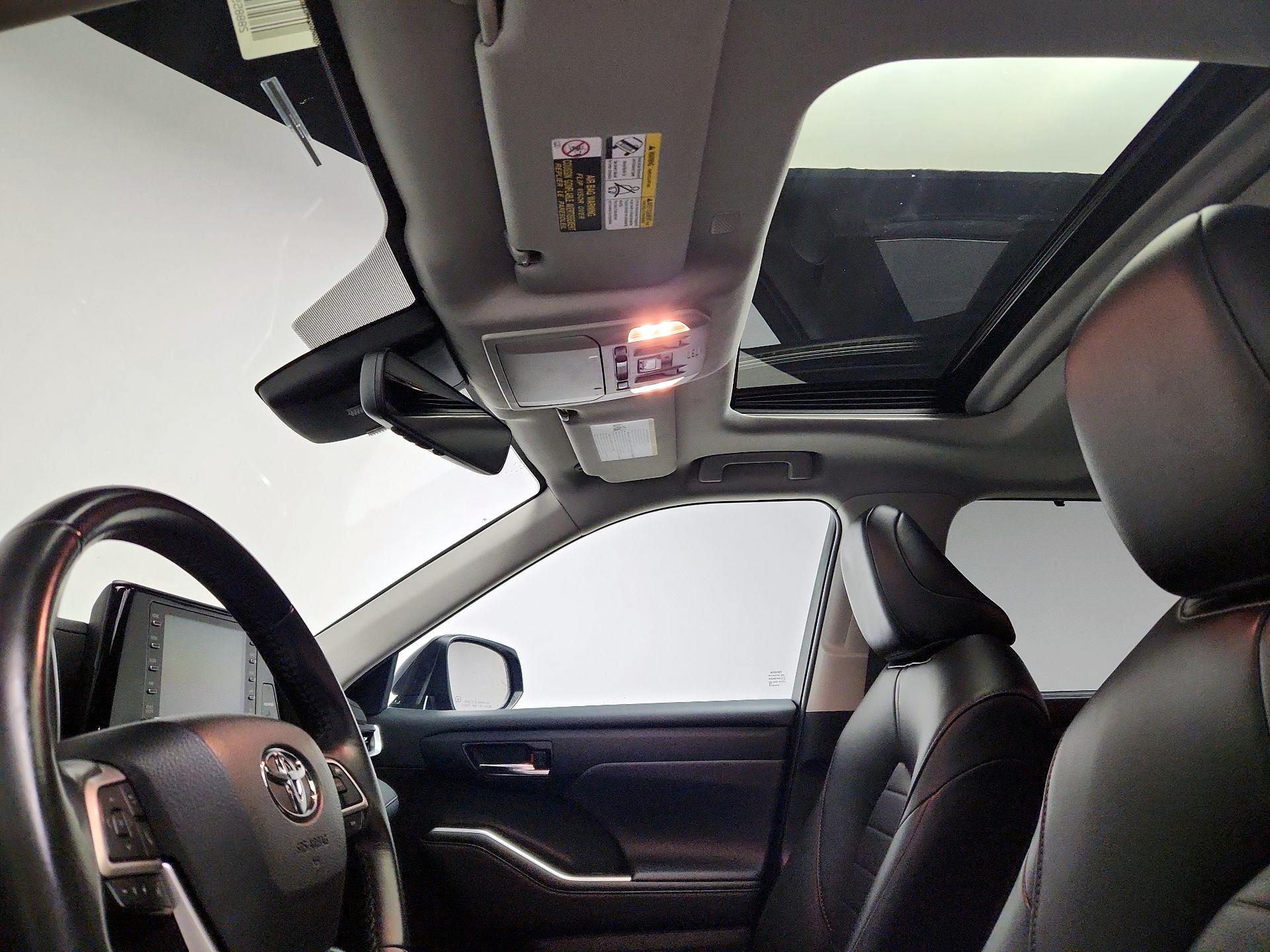 Thumbnail: 2022 Toyota Highlander - 19