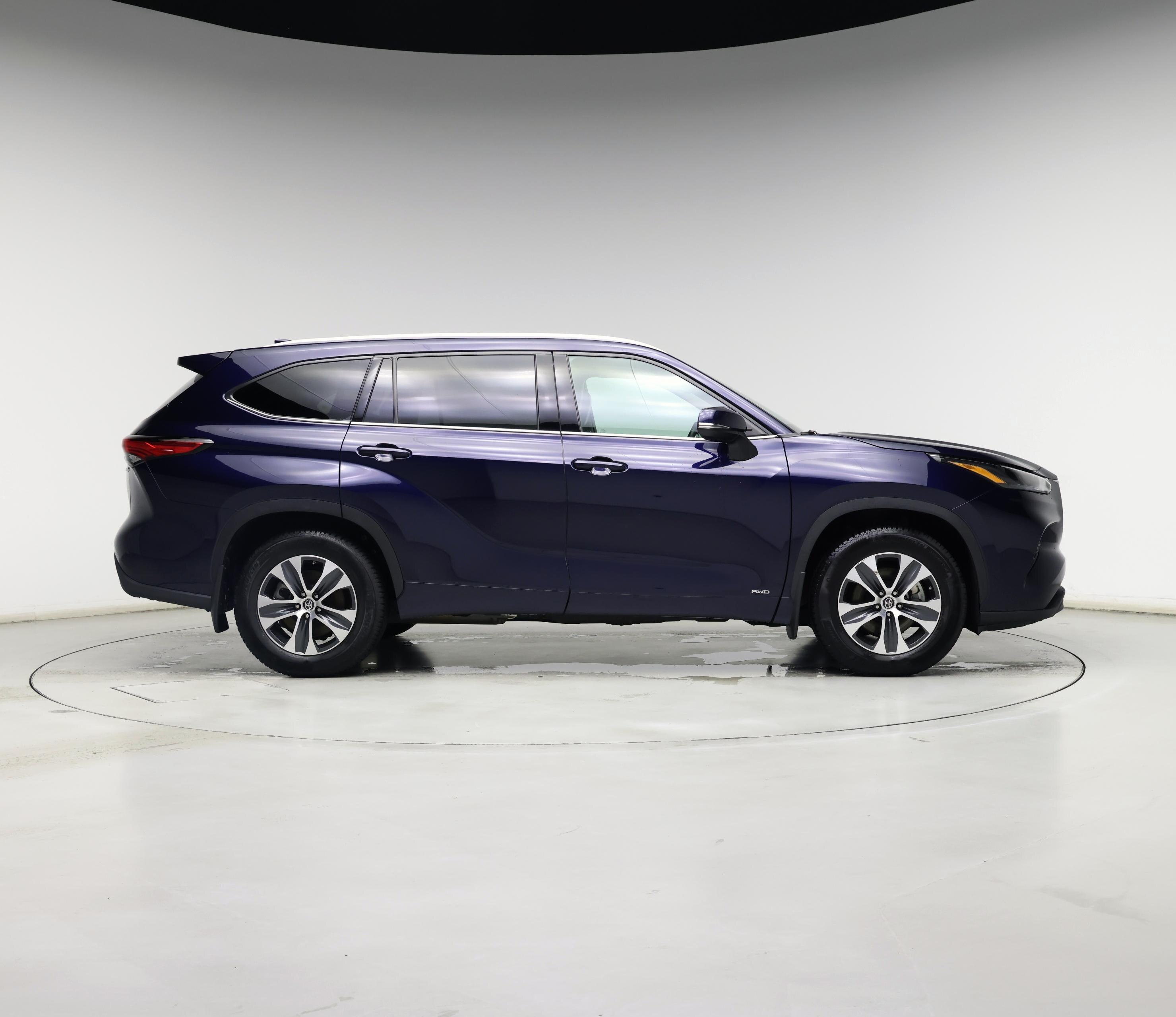 Thumbnail: 2022 Toyota Highlander - 7