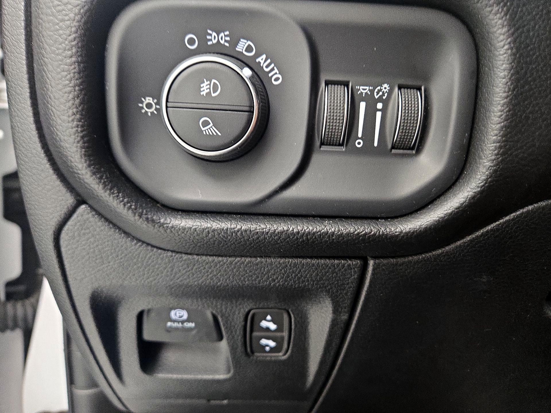 Thumbnail: 2025 RAM 1500 - 13
