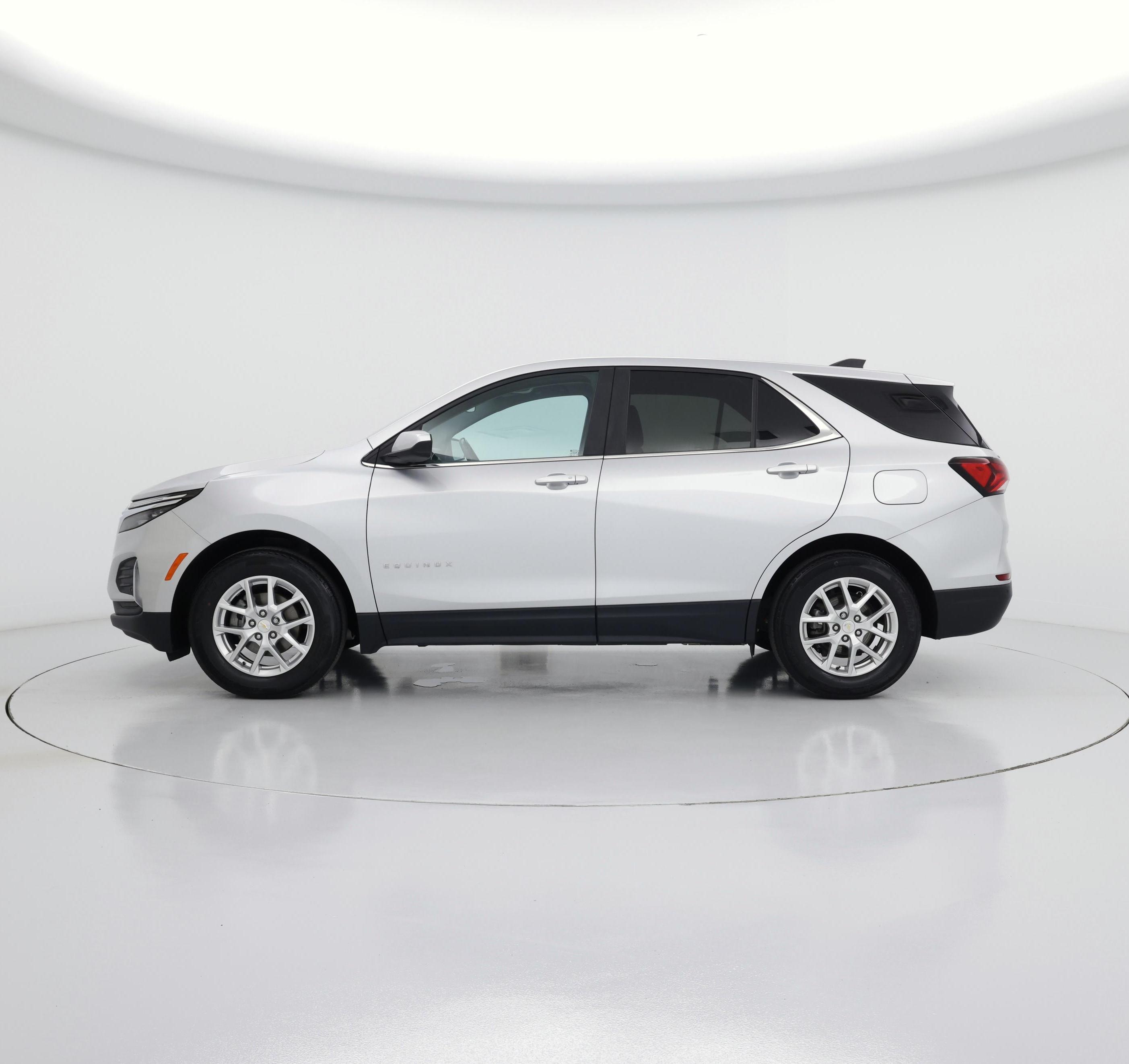 Thumbnail: 2022 Chevrolet Equinox - 3