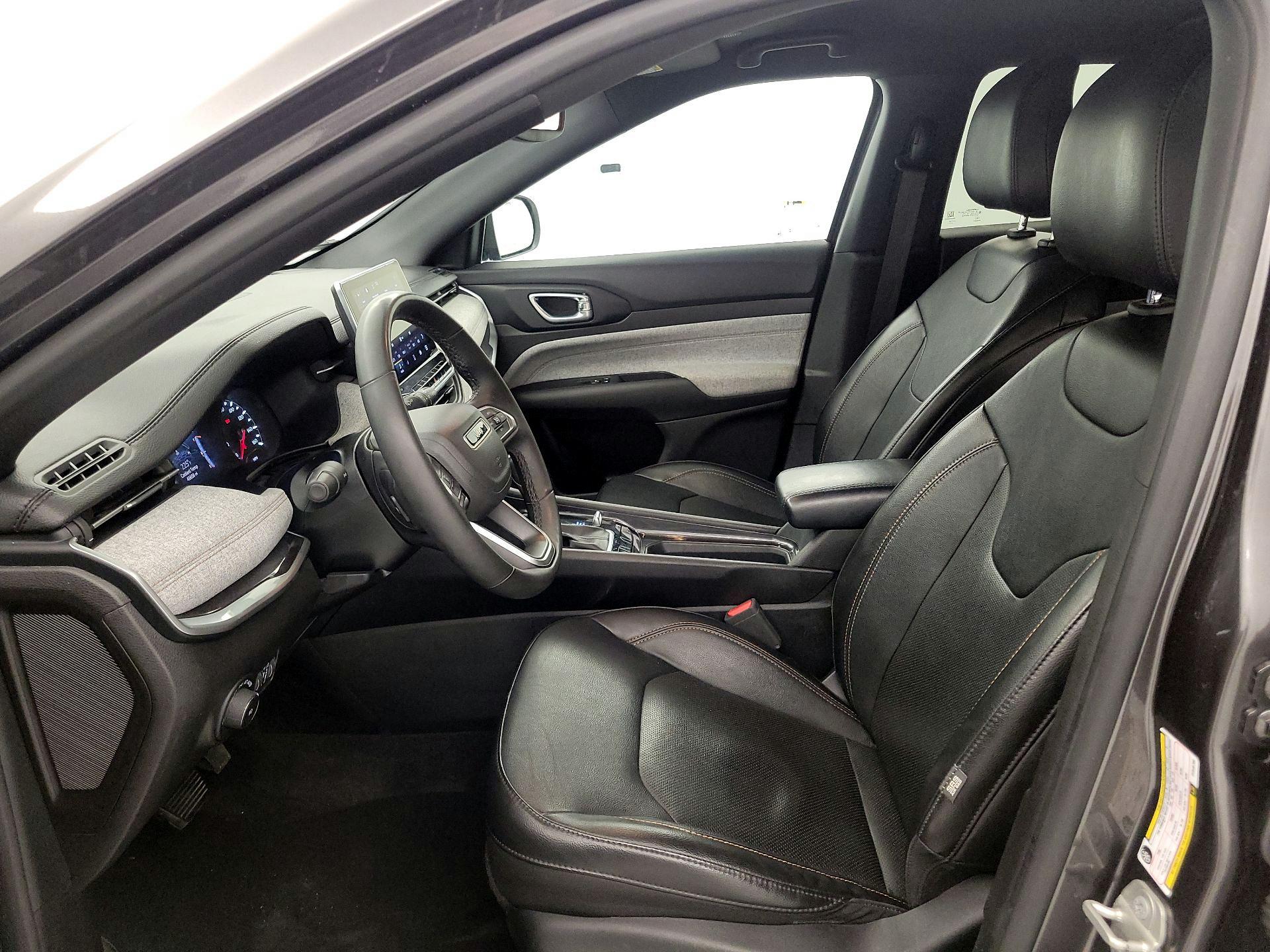 Thumbnail: 2023 Jeep Compass - 11