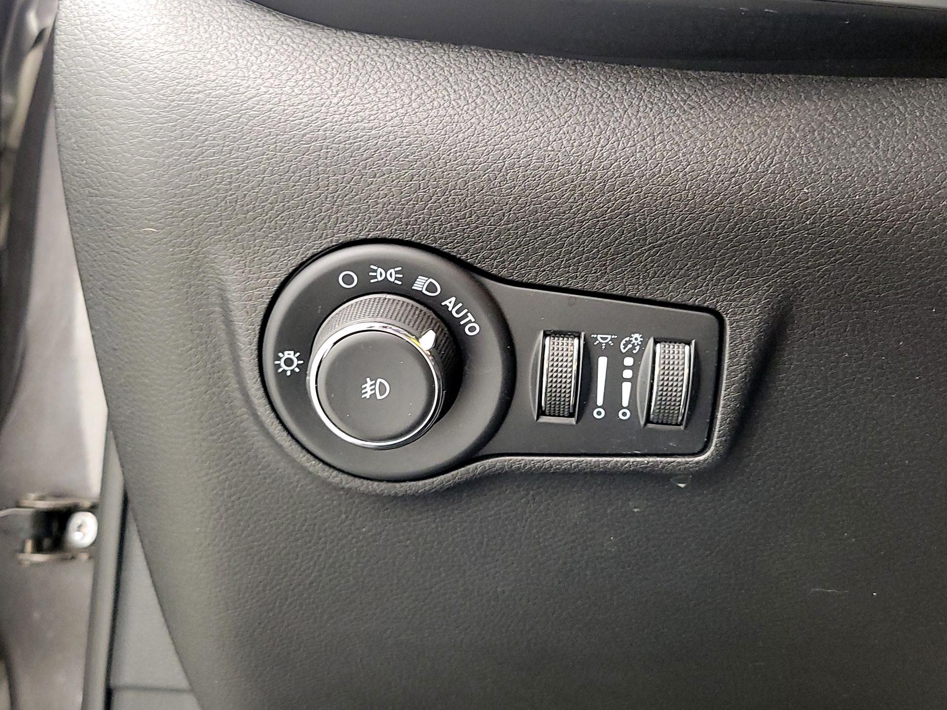 Thumbnail: 2023 Jeep Compass - 13