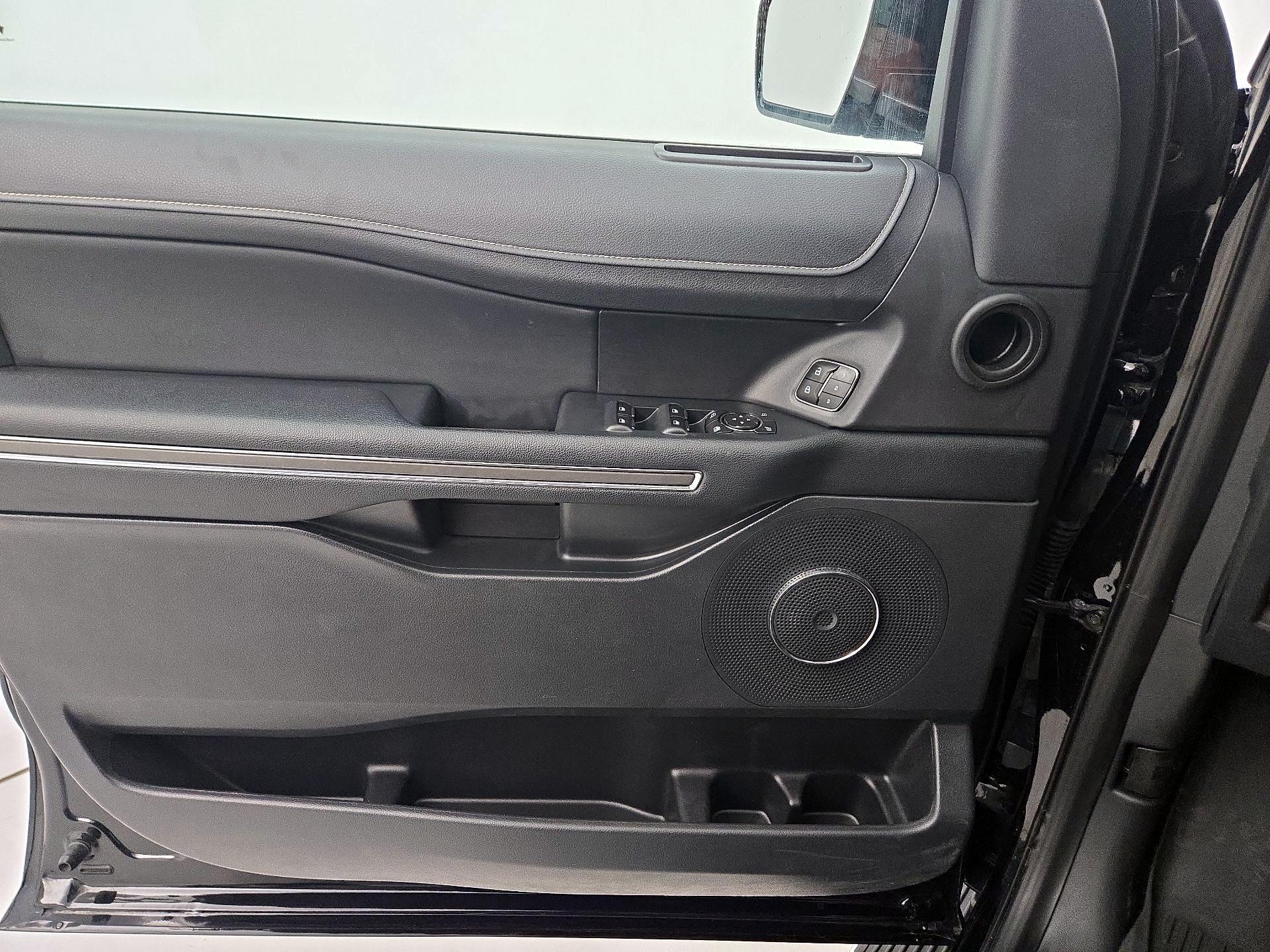 Thumbnail: 2022 Ford Expedition - 12