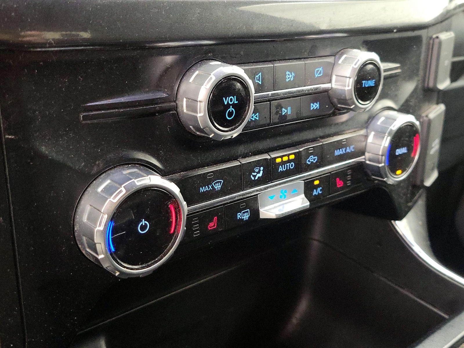 2023 Ford F-150 XLT - Photo 18