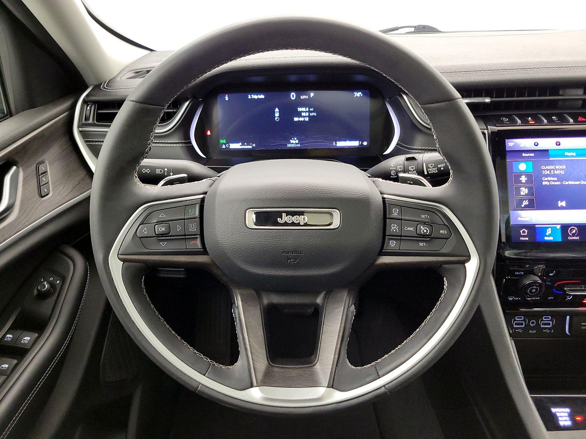 Thumbnail: 2023 Jeep Grand Cherokee - 10