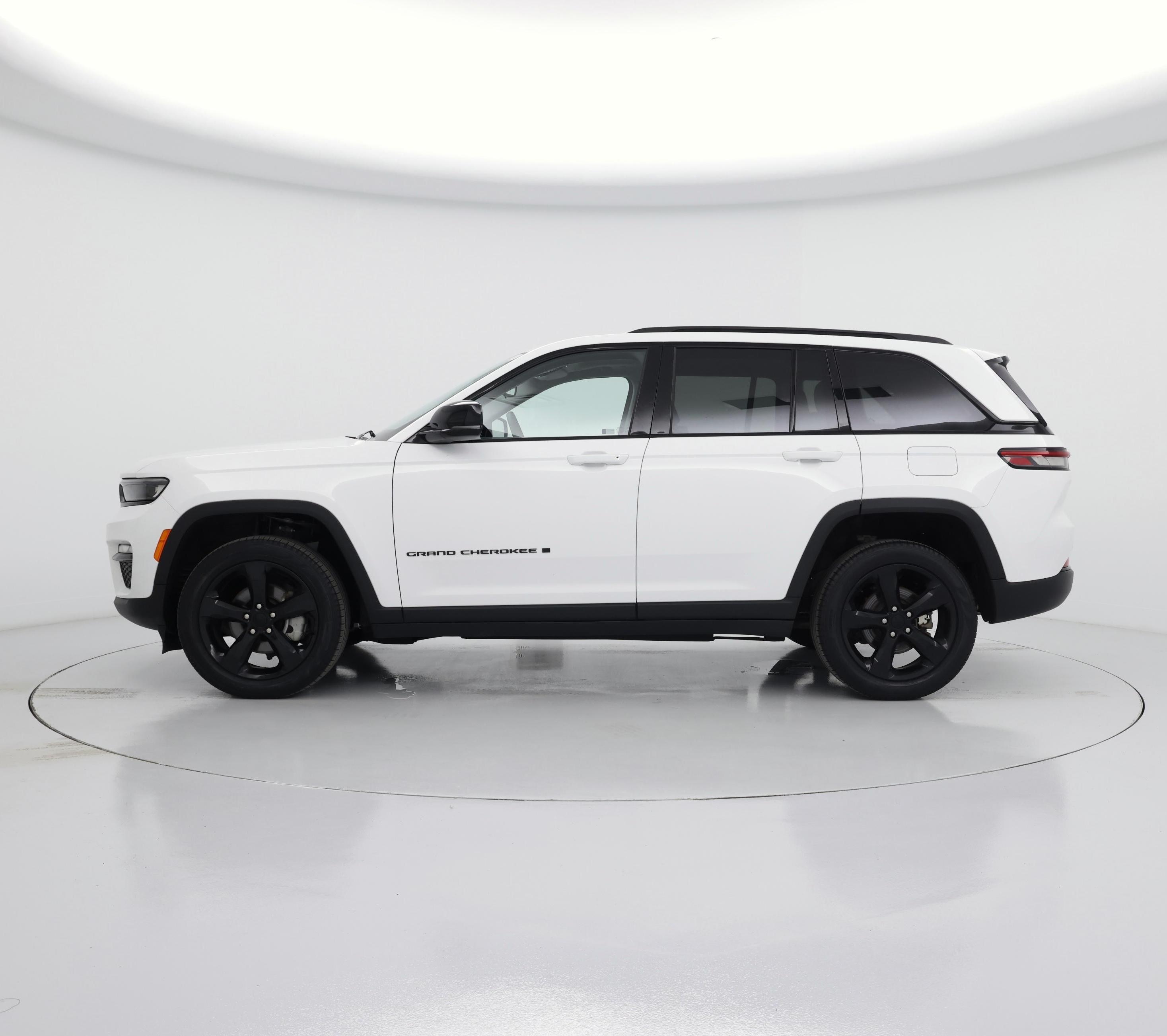 Thumbnail: 2023 Jeep Grand Cherokee - 3