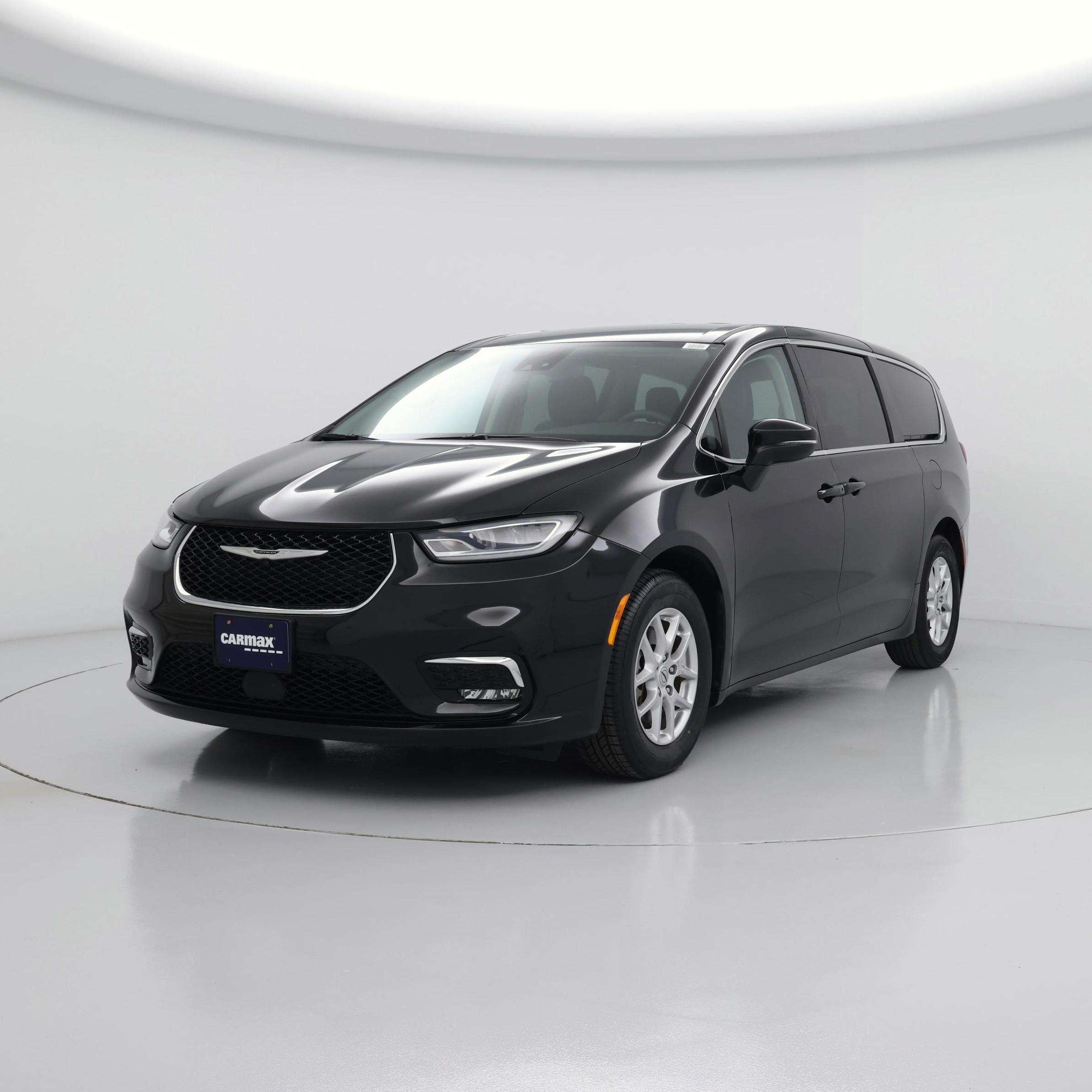 Thumbnail: 2023 Chrysler Pacifica - 4