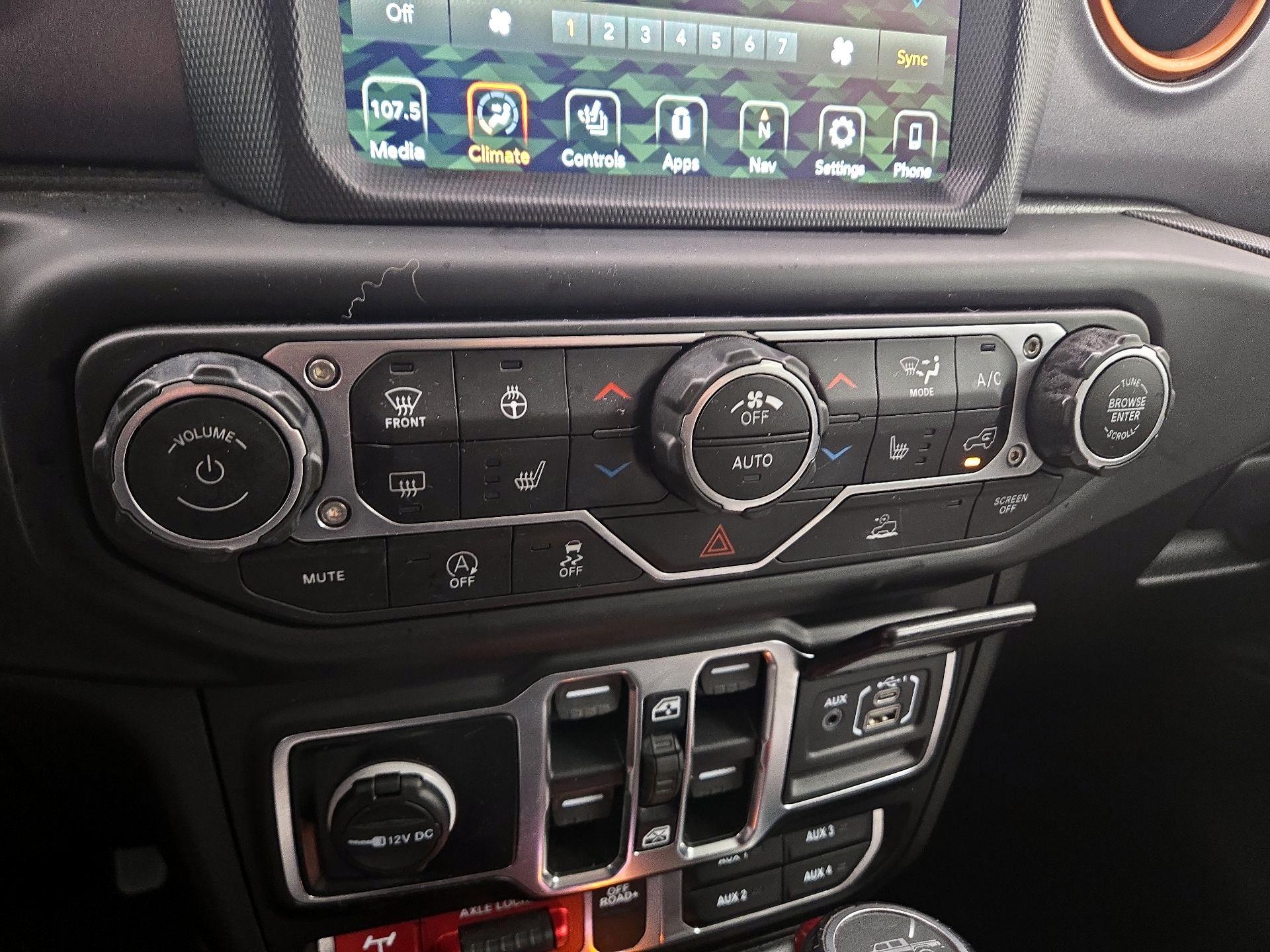 Thumbnail: 2021 Jeep Gladiator - 17