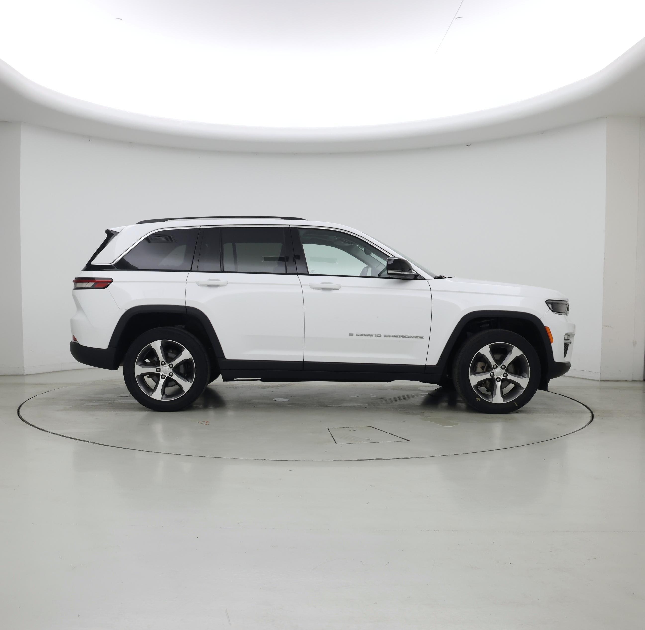 Thumbnail: 2023 Jeep Grand Cherokee - 7
