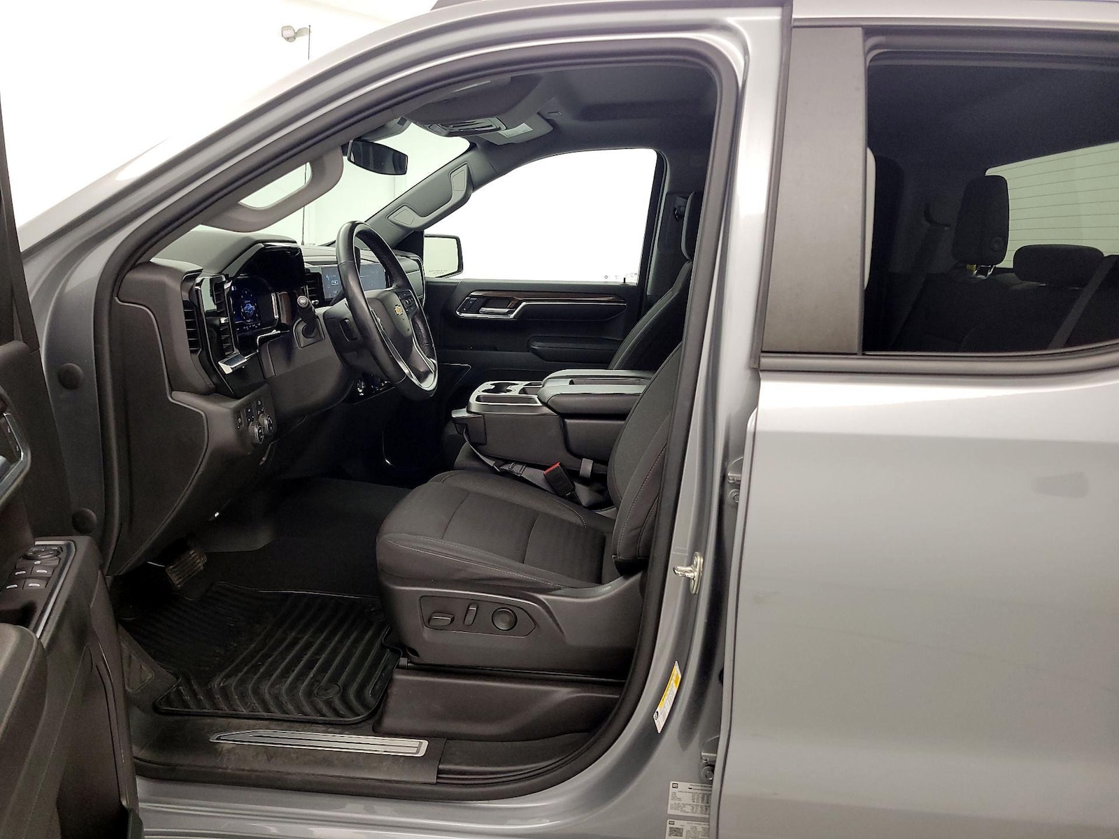 2023 Chevrolet Silverado 1500 LT - Photo 12