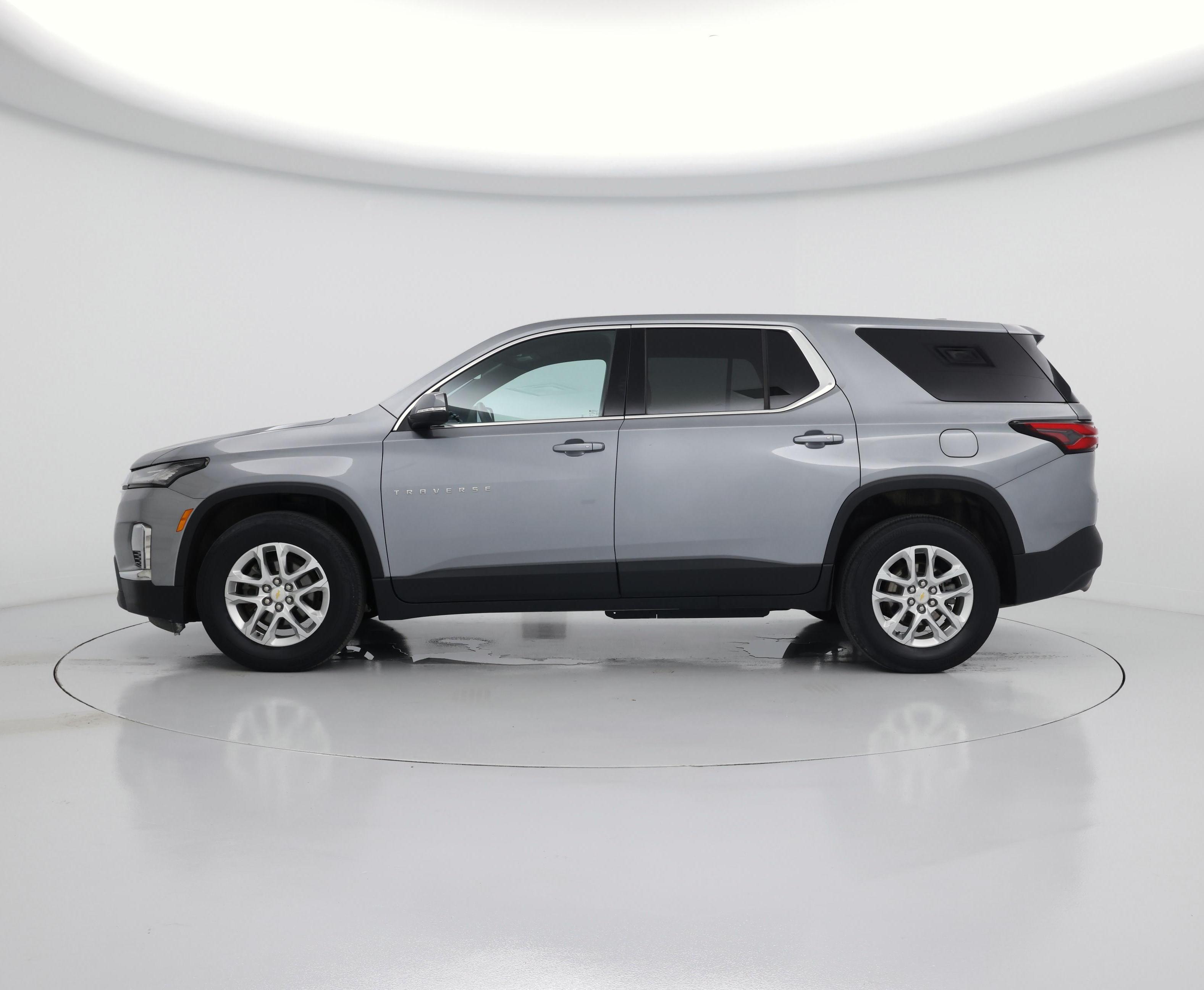 Thumbnail: 2023 Chevrolet Traverse - 3