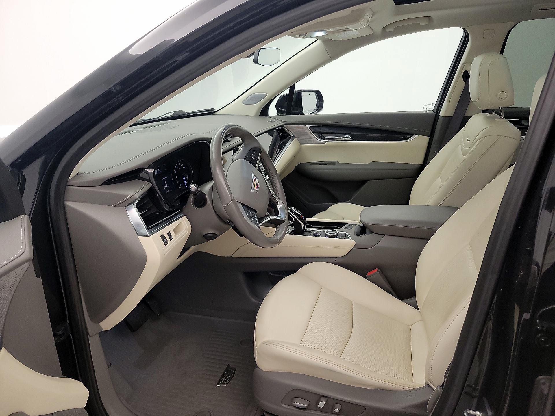 Thumbnail: 2023 Cadillac XT6 - 11