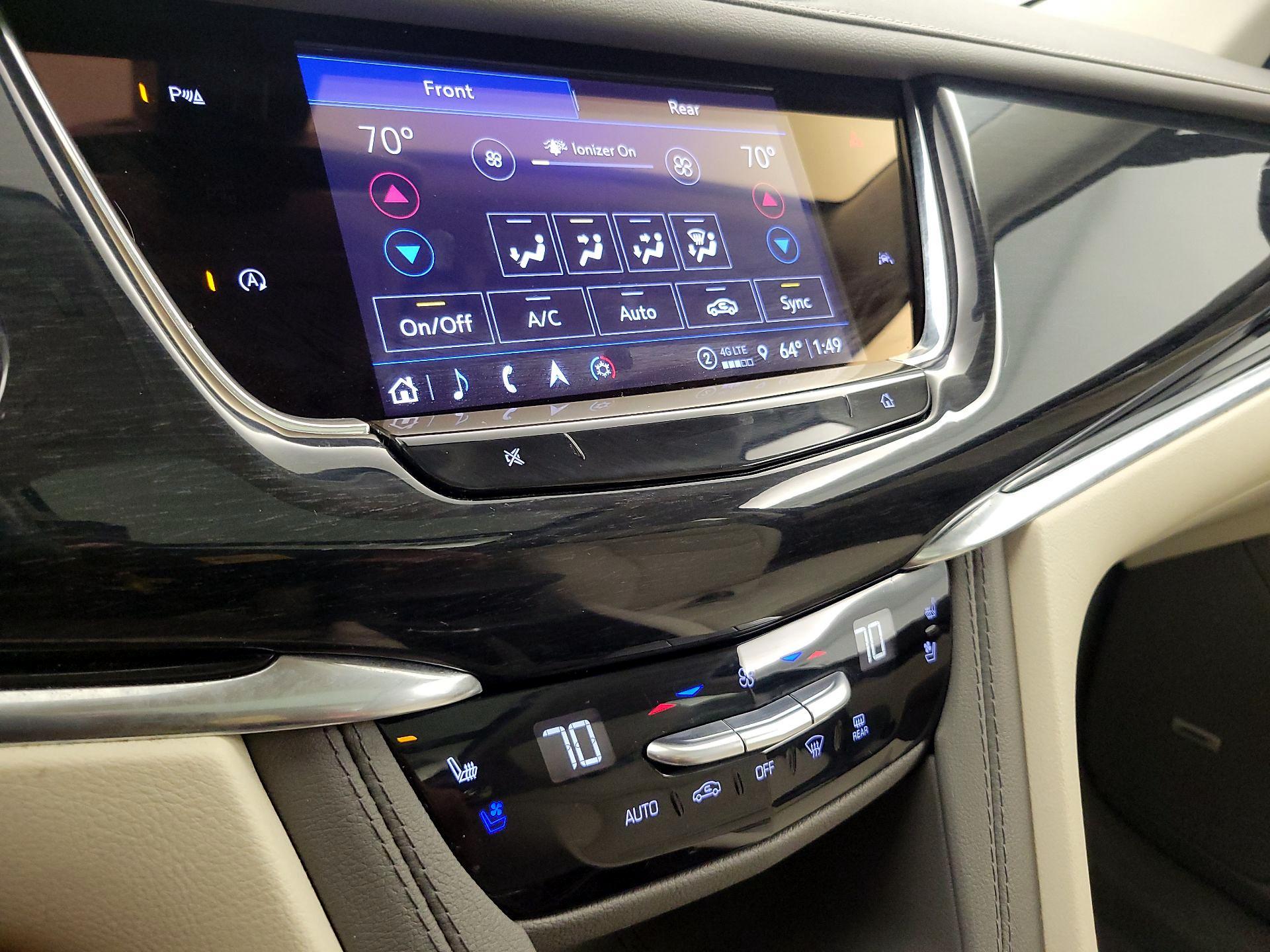 Thumbnail: 2023 Cadillac XT6 - 17
