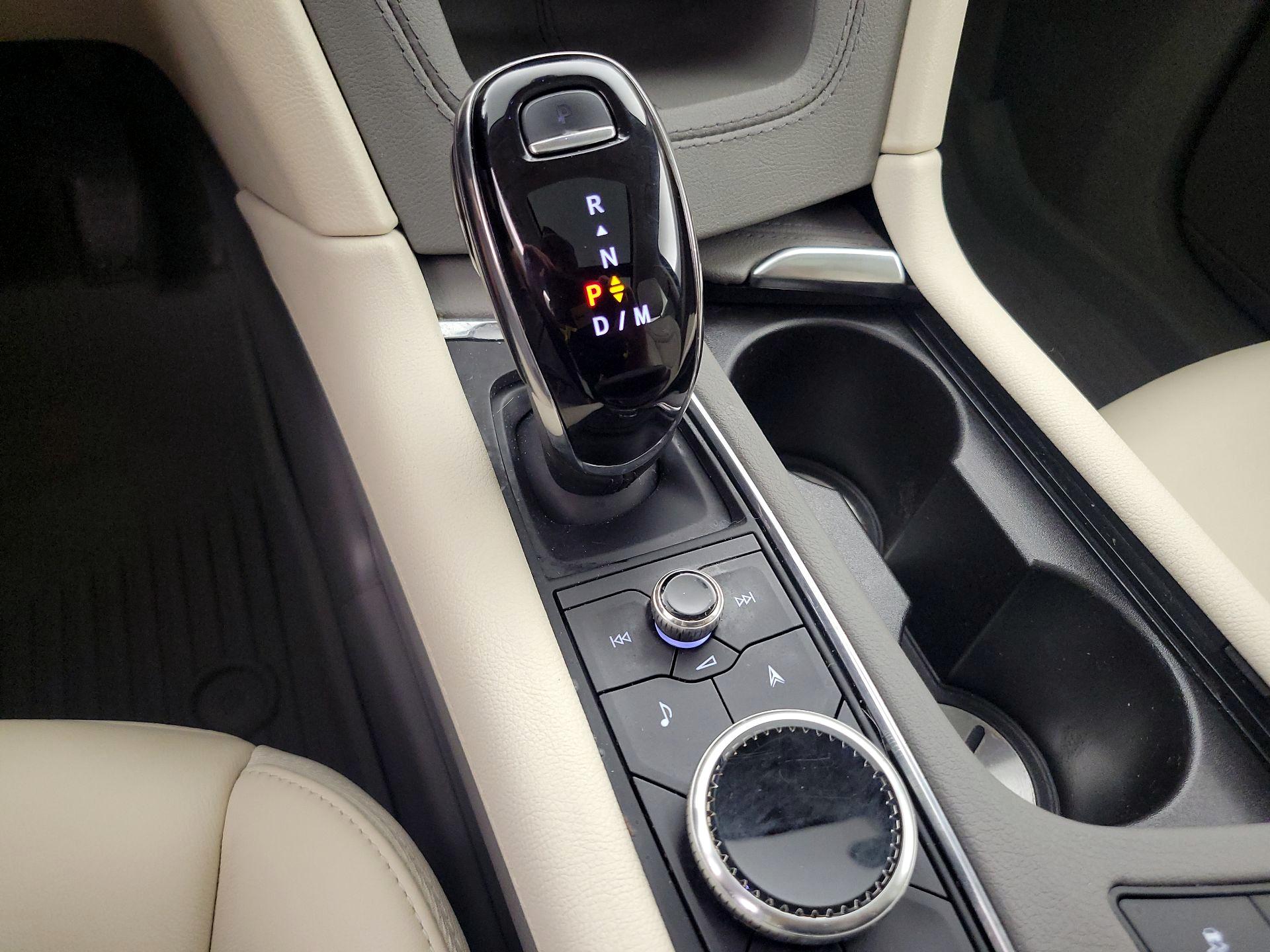 Thumbnail: 2023 Cadillac XT6 - 18