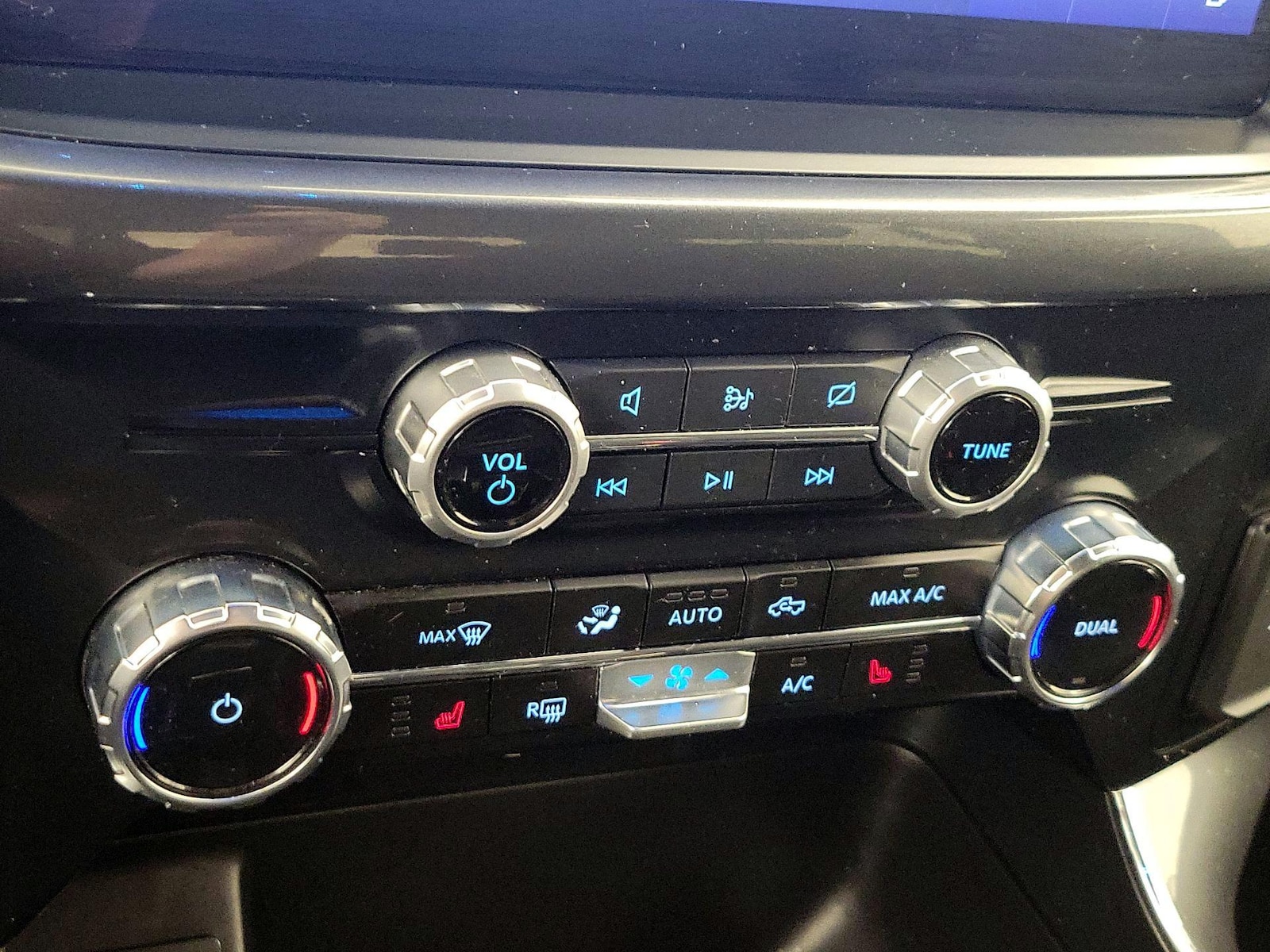 2023 Ford F-150 XLT - Photo 18