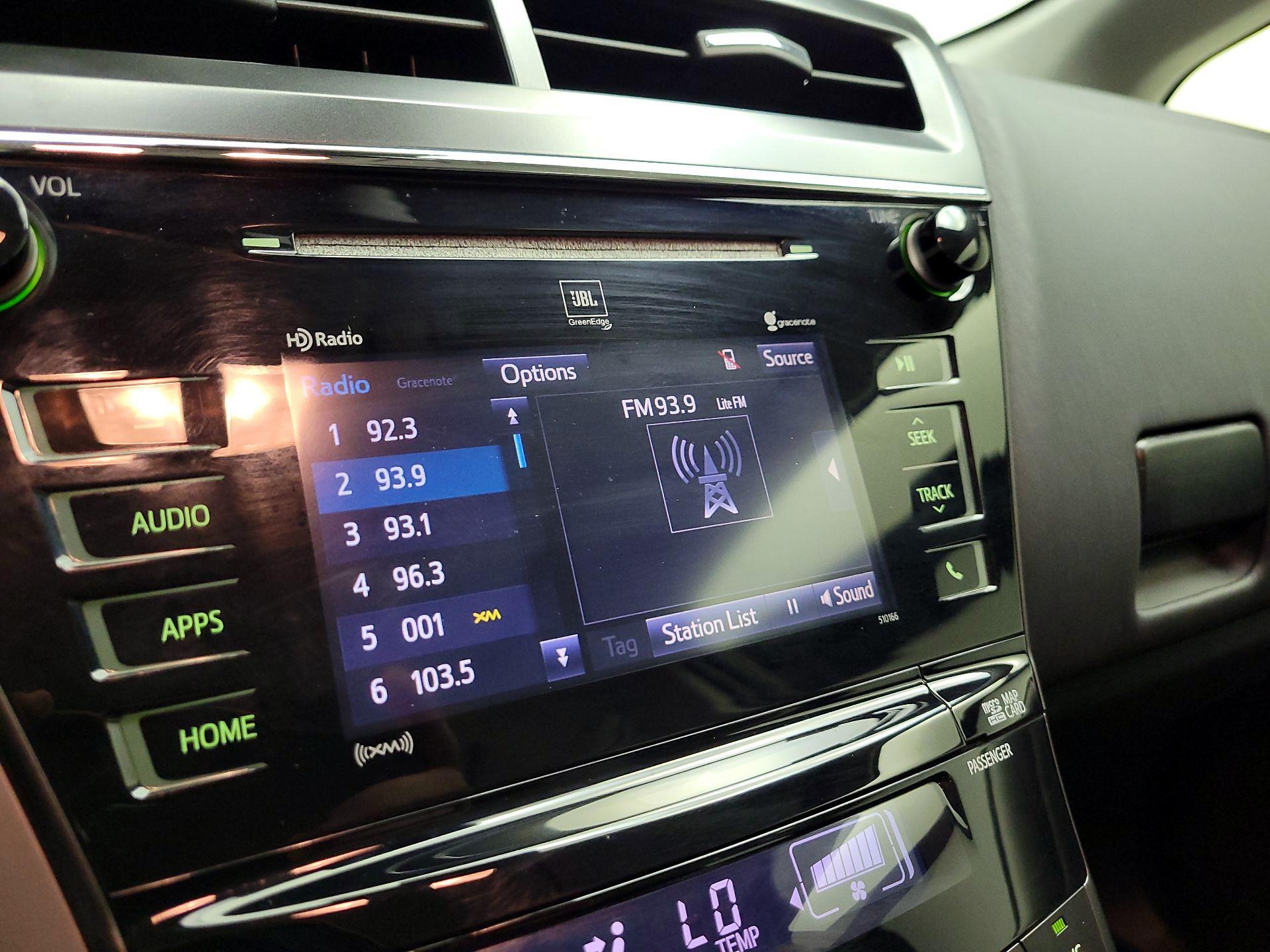 Thumbnail: 2017 Toyota Prius v - 13