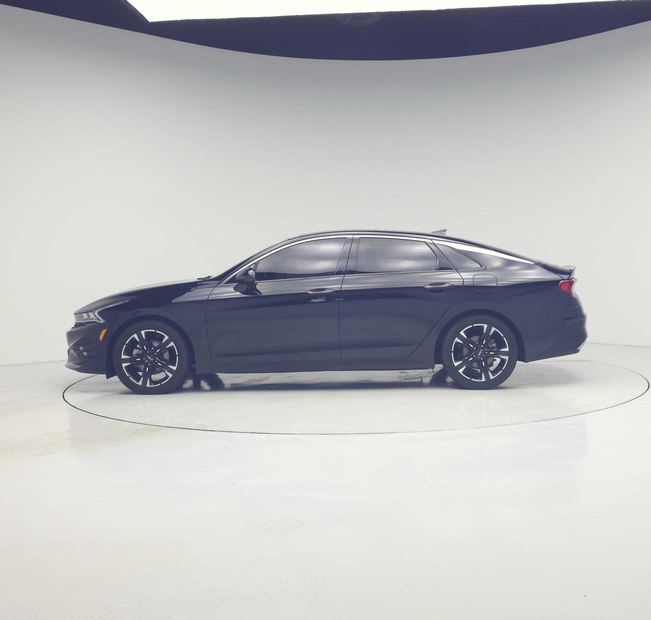 Thumbnail: 2023 Kia K5 - 3