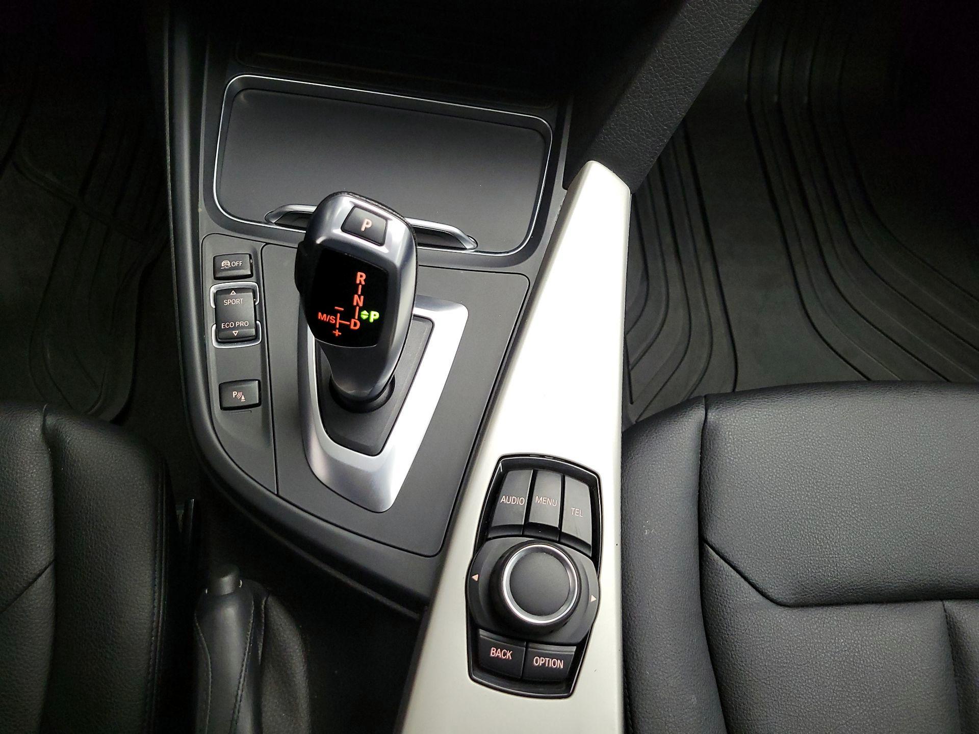 Thumbnail: 2016 BMW 3 Series - 16