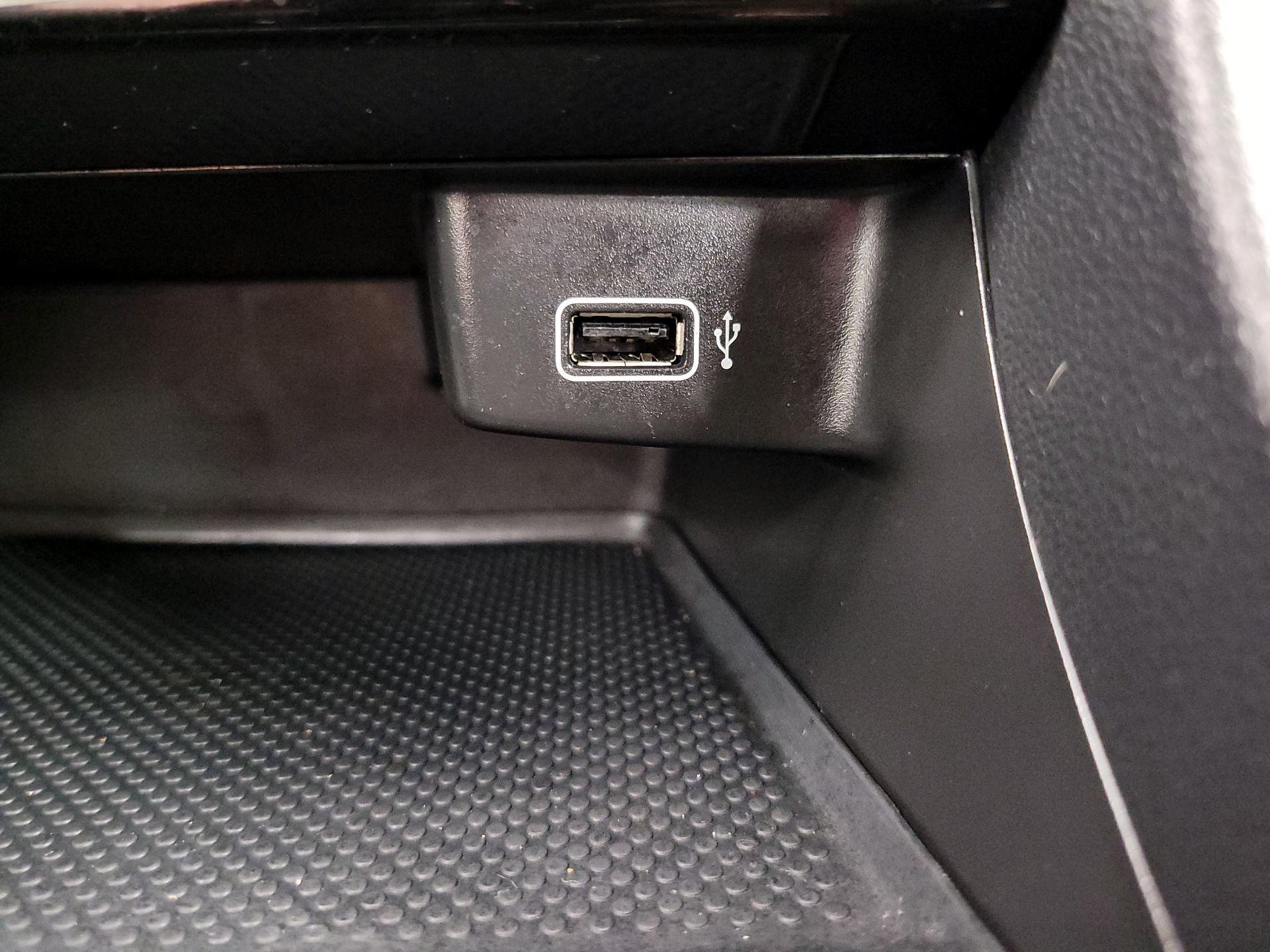 Thumbnail: 2019 Volkswagen Jetta - 18