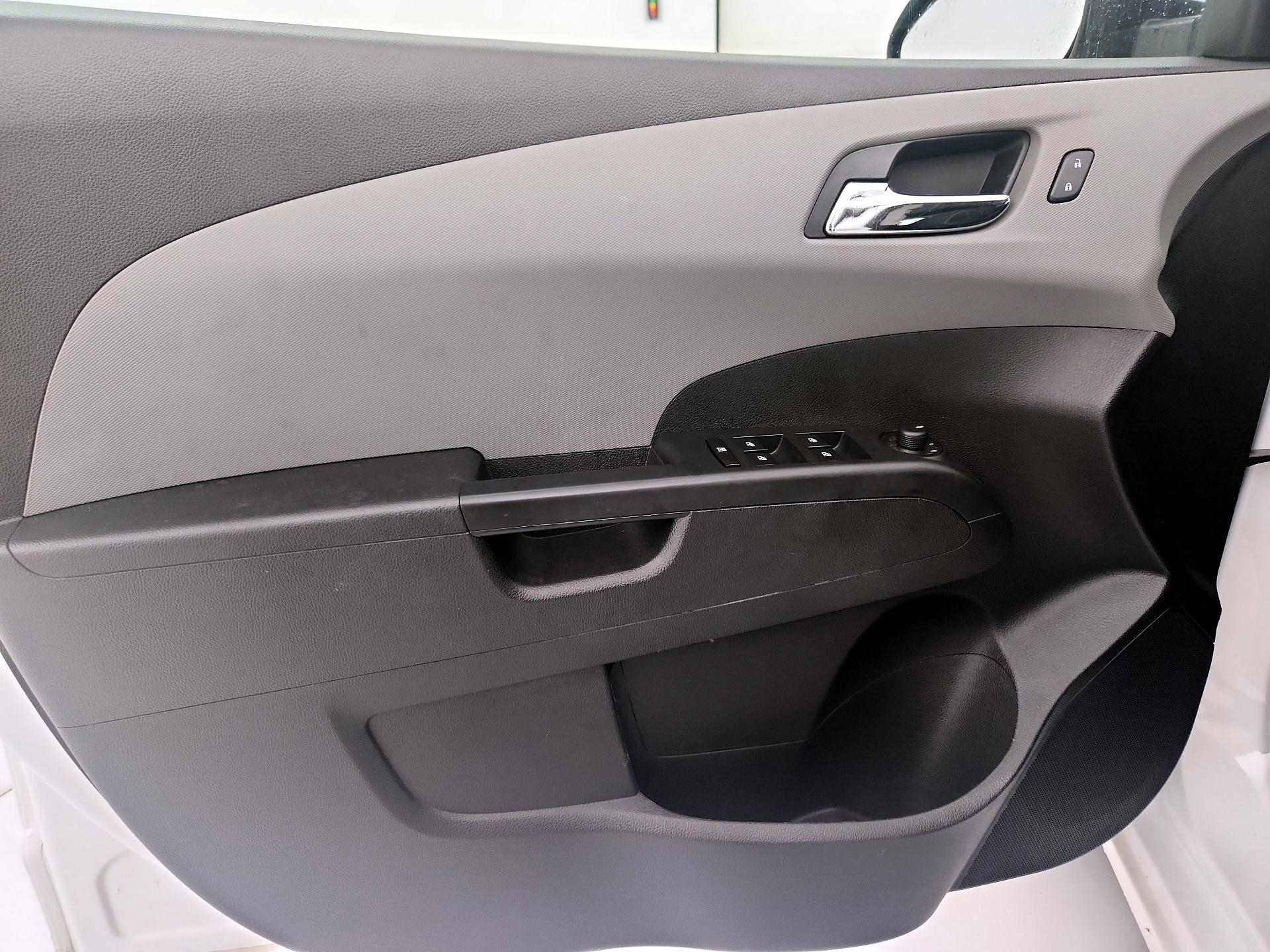 Thumbnail: 2015 Chevrolet Sonic - 12