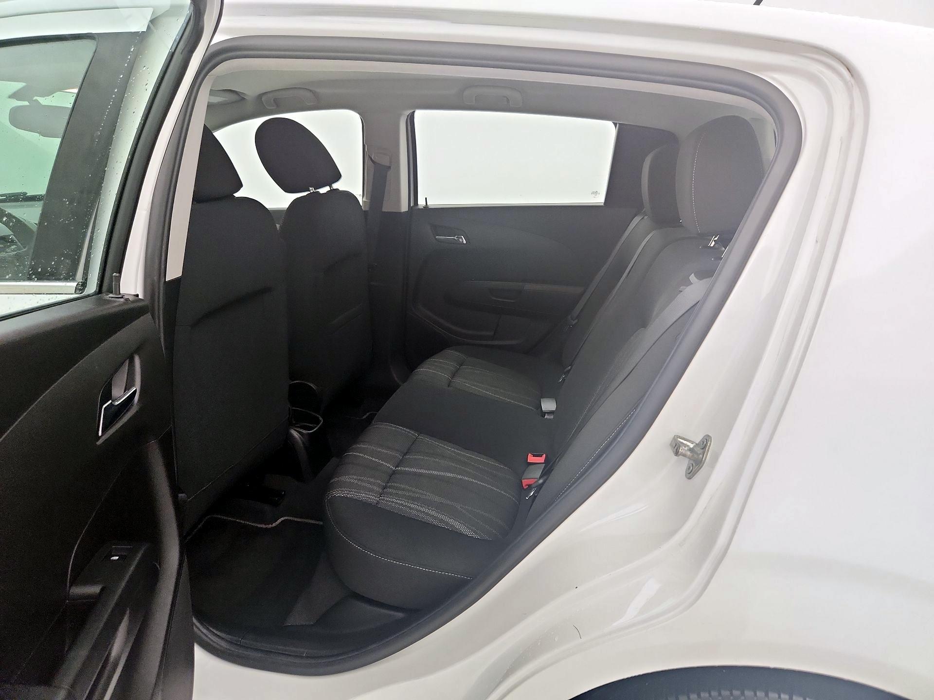 Thumbnail: 2015 Chevrolet Sonic - 17