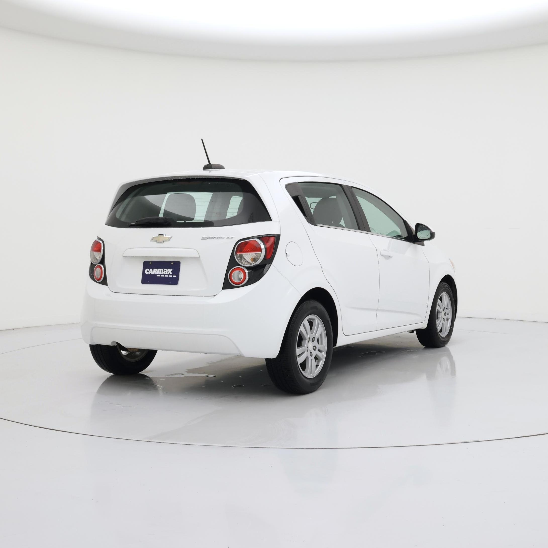 Thumbnail: 2015 Chevrolet Sonic - 8