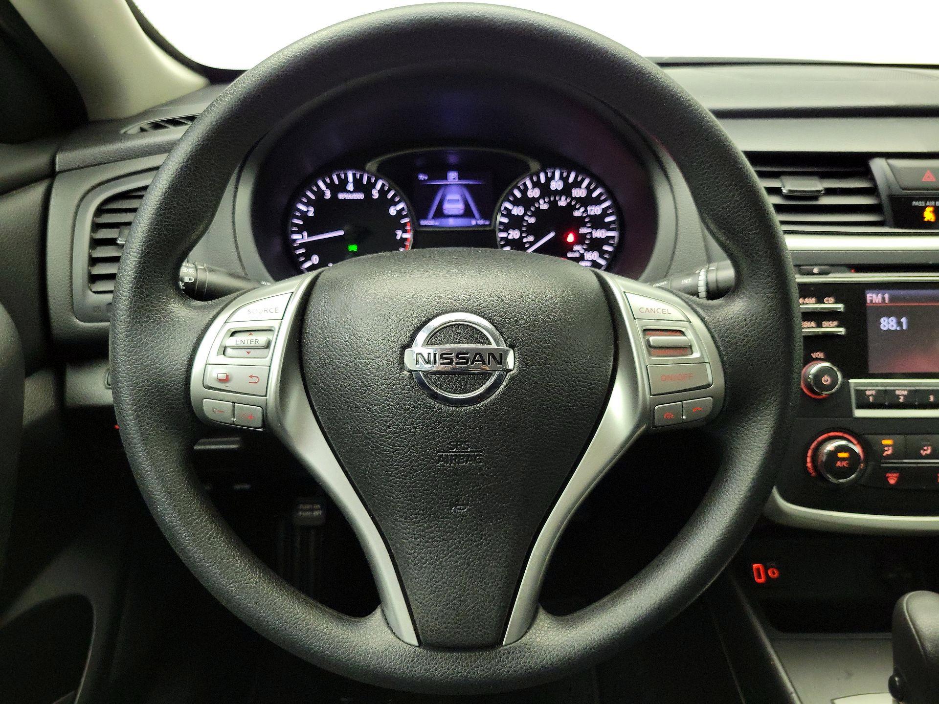 Thumbnail: 2018 Nissan Altima - 10