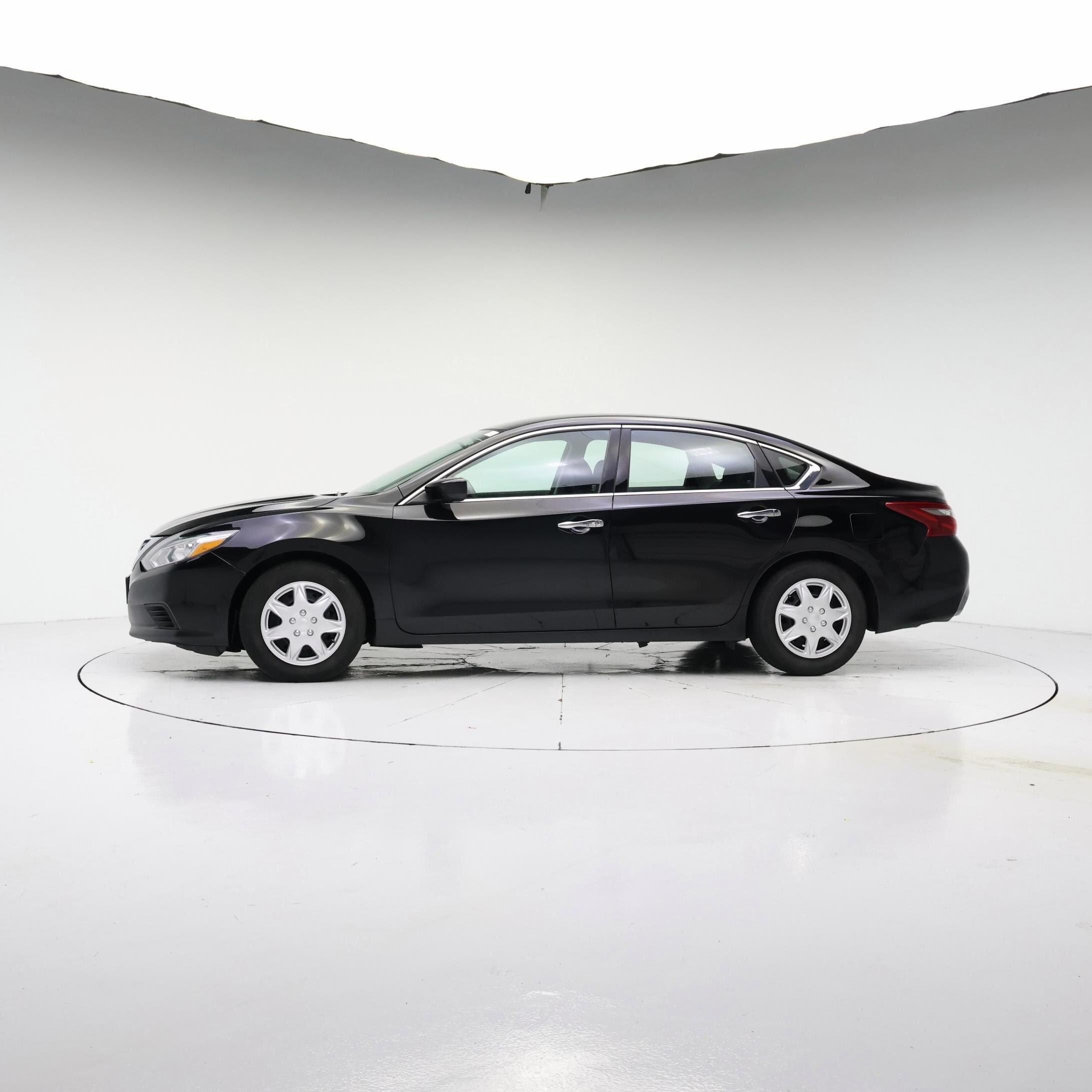 Thumbnail: 2018 Nissan Altima - 3