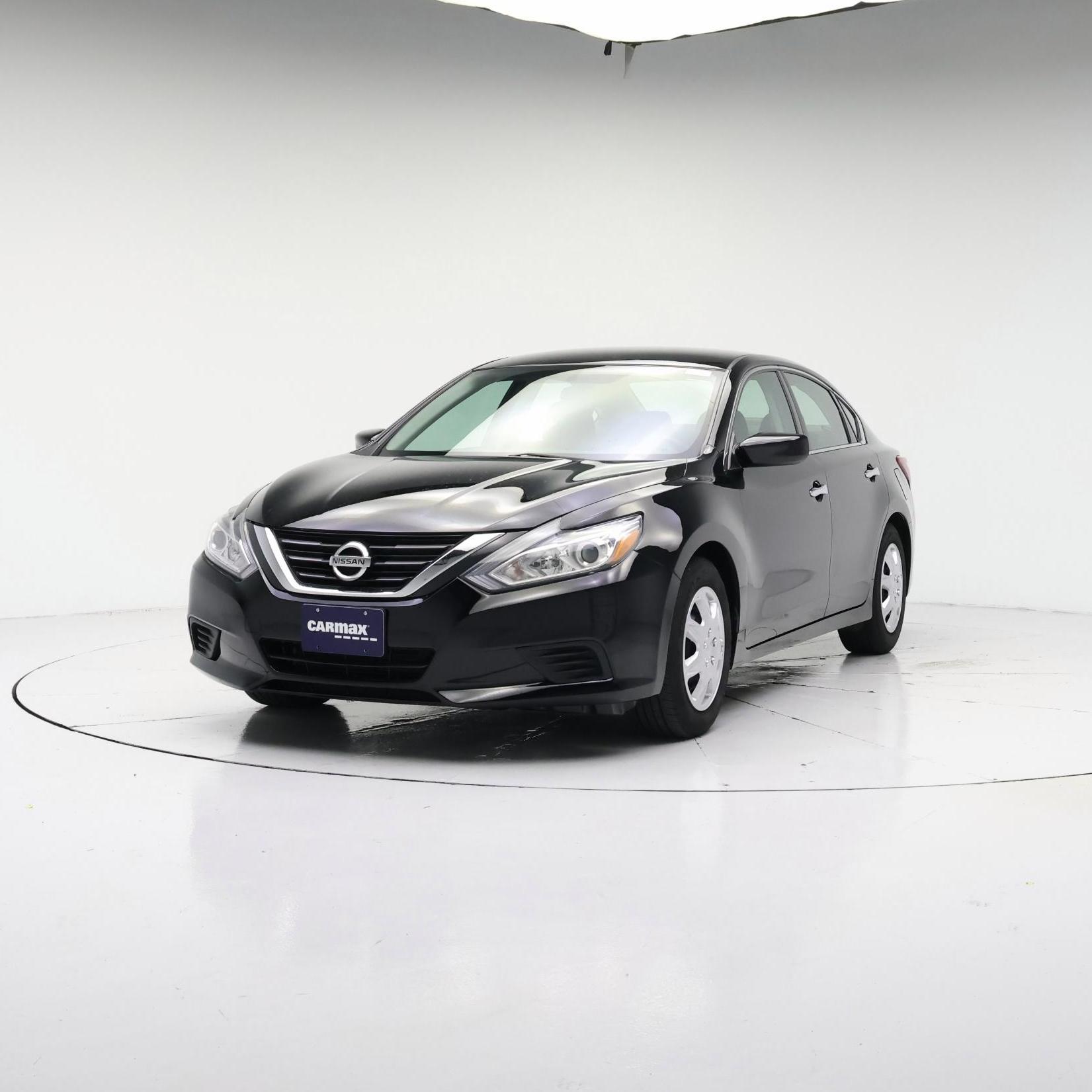 Thumbnail: 2018 Nissan Altima - 4