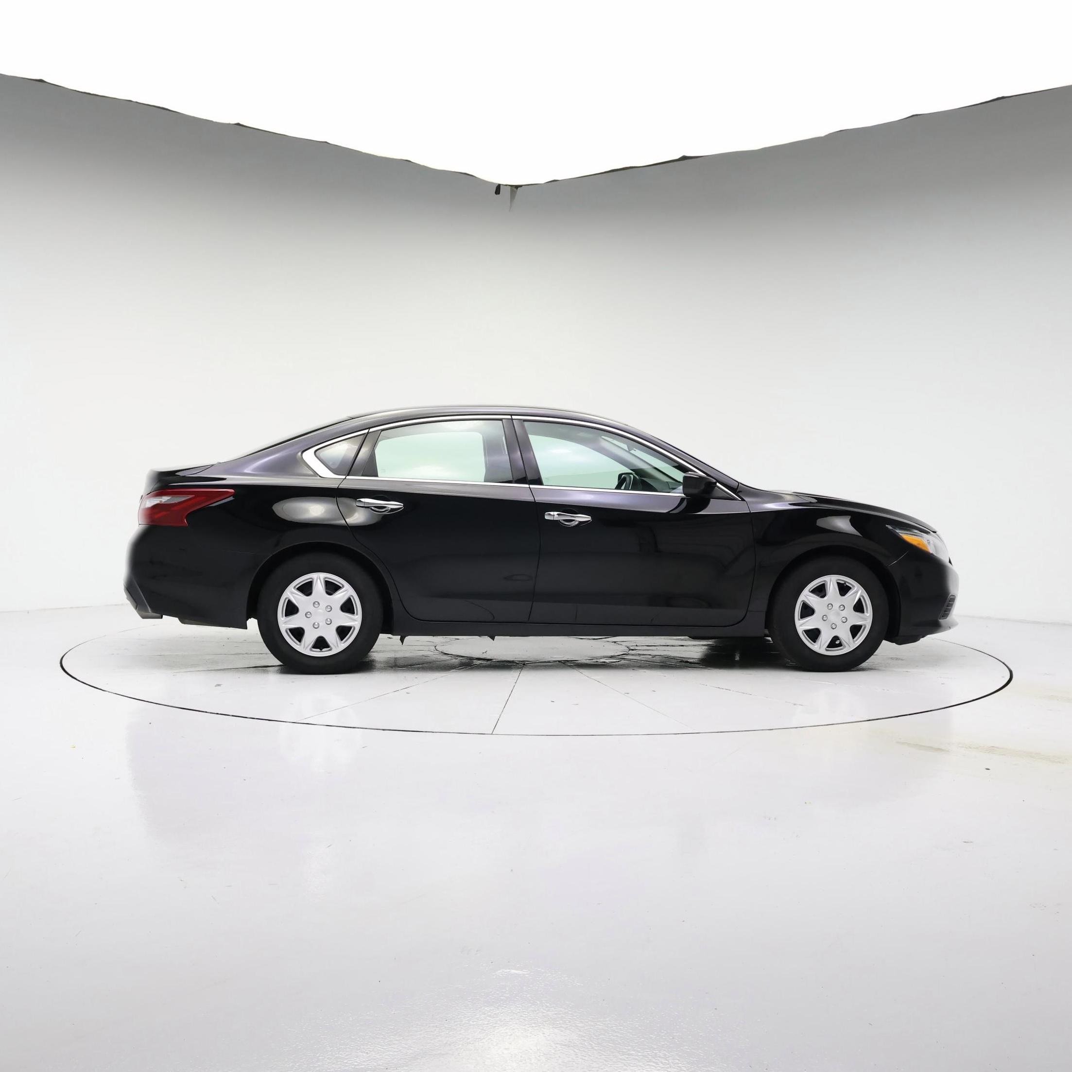 Thumbnail: 2018 Nissan Altima - 7