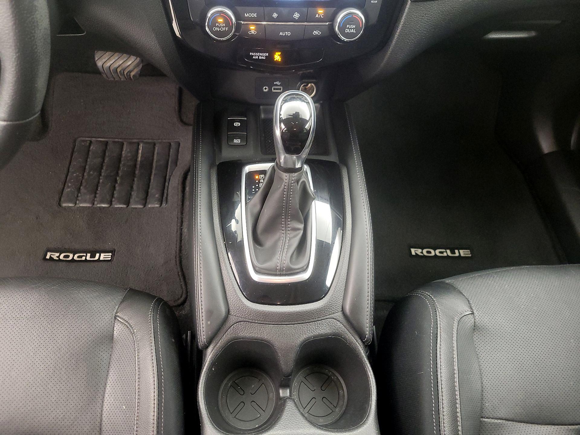 Thumbnail: 2019 Nissan Rogue - 18
