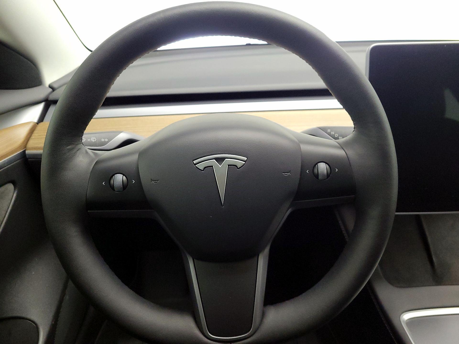 Thumbnail: 2022 Tesla Model 3 - 10