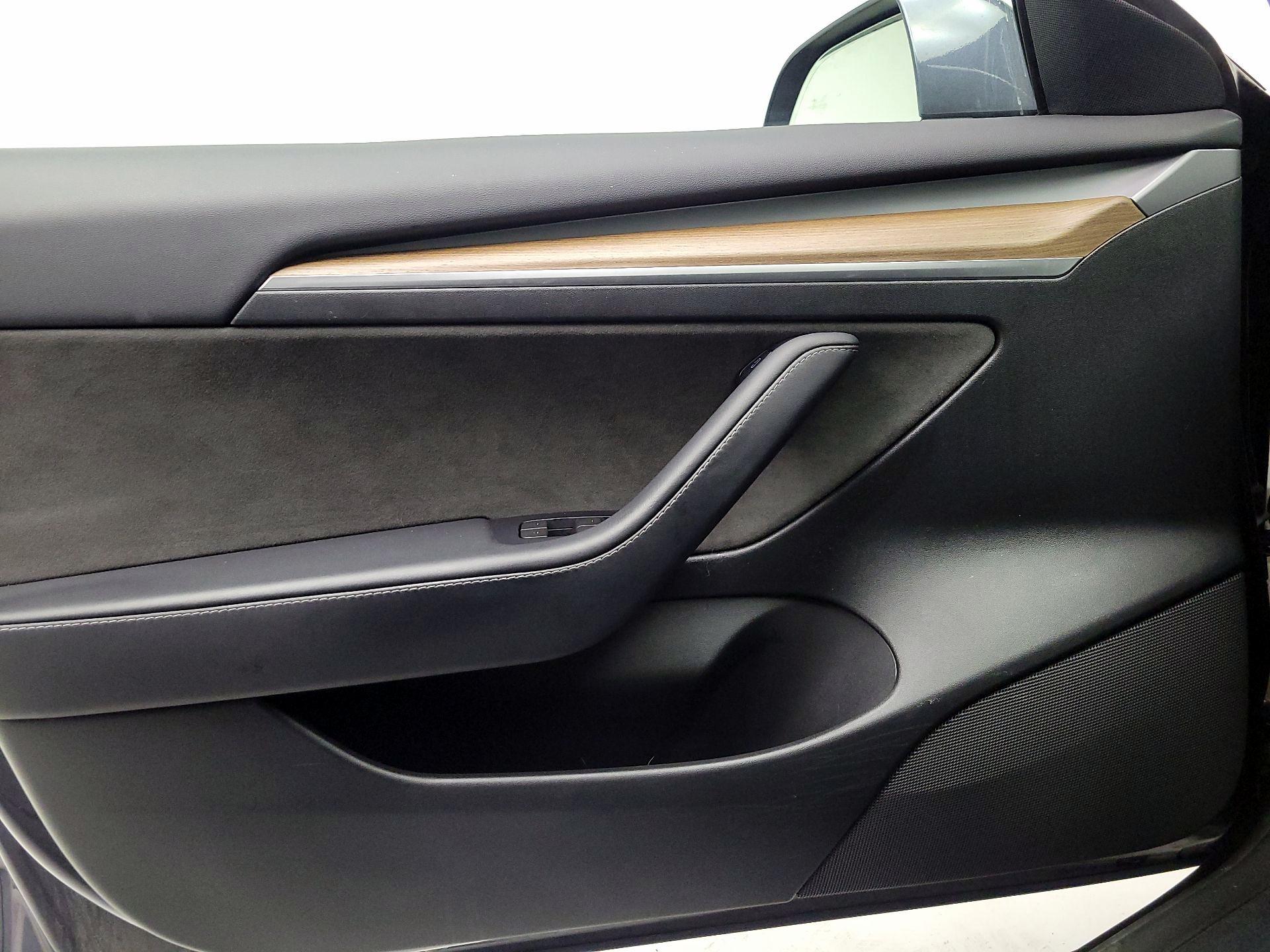Thumbnail: 2022 Tesla Model 3 - 12