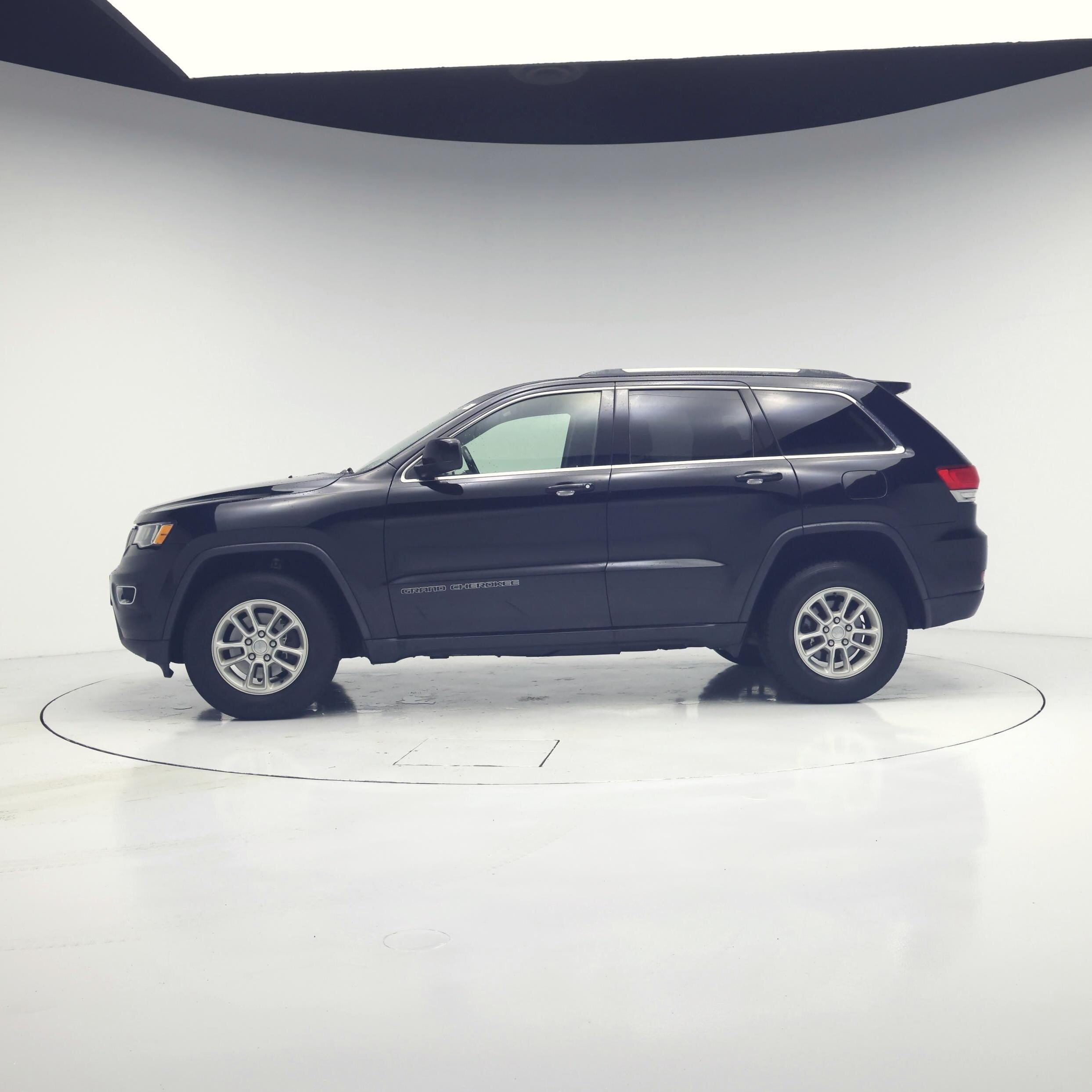Thumbnail: 2018 Jeep Grand Cherokee - 3
