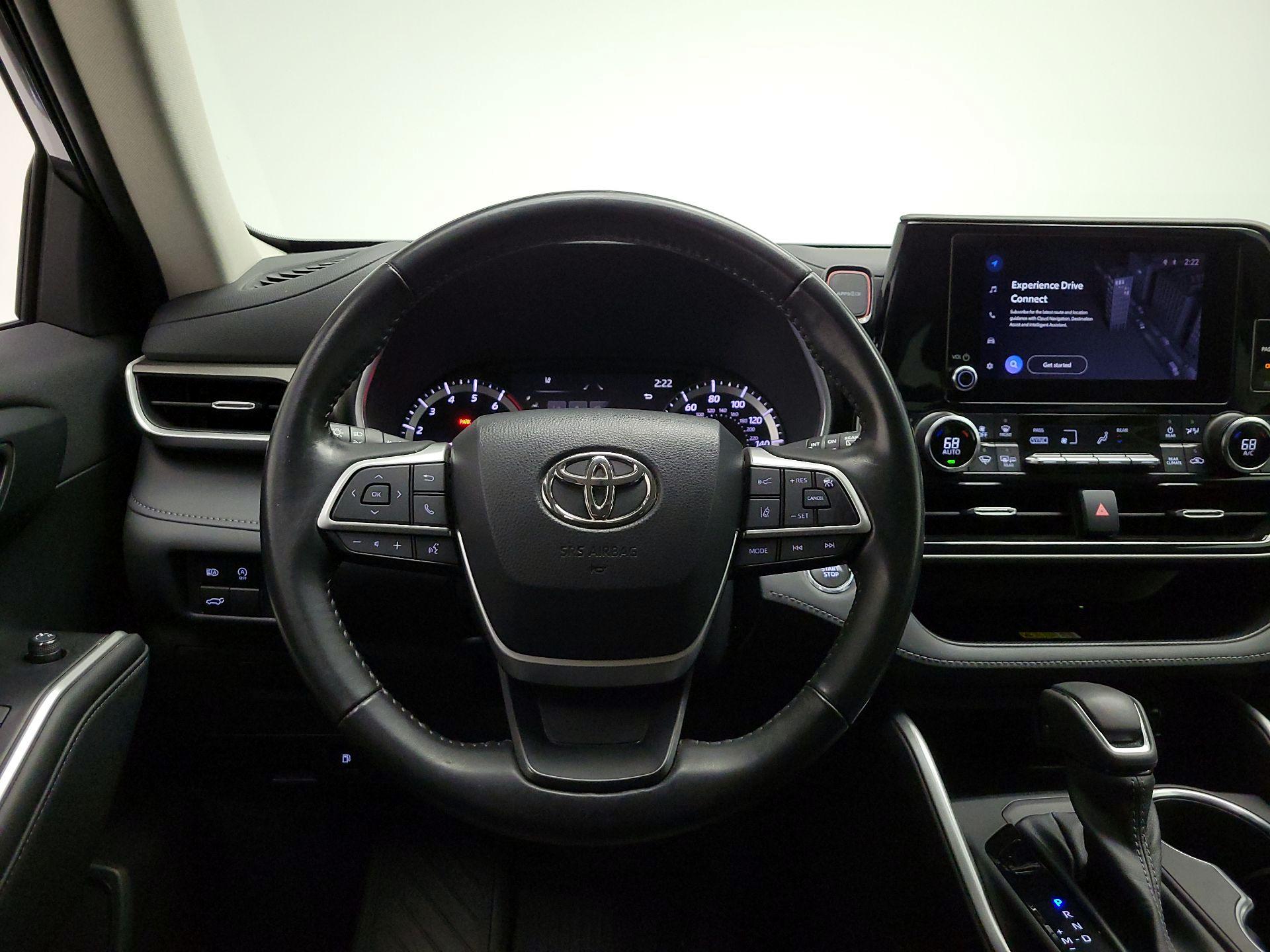 Thumbnail: 2023 Toyota Highlander - 10