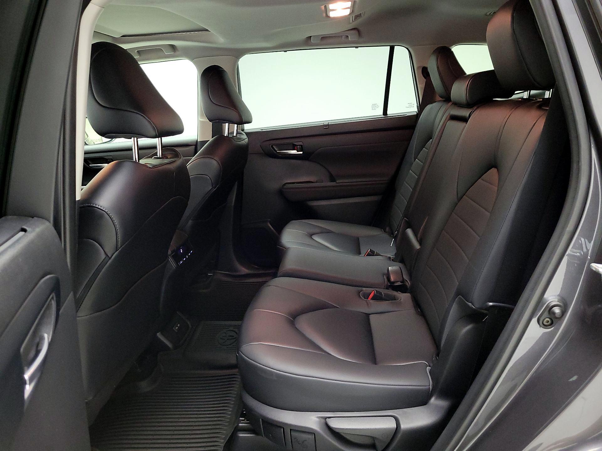 Thumbnail: 2023 Toyota Highlander - 19
