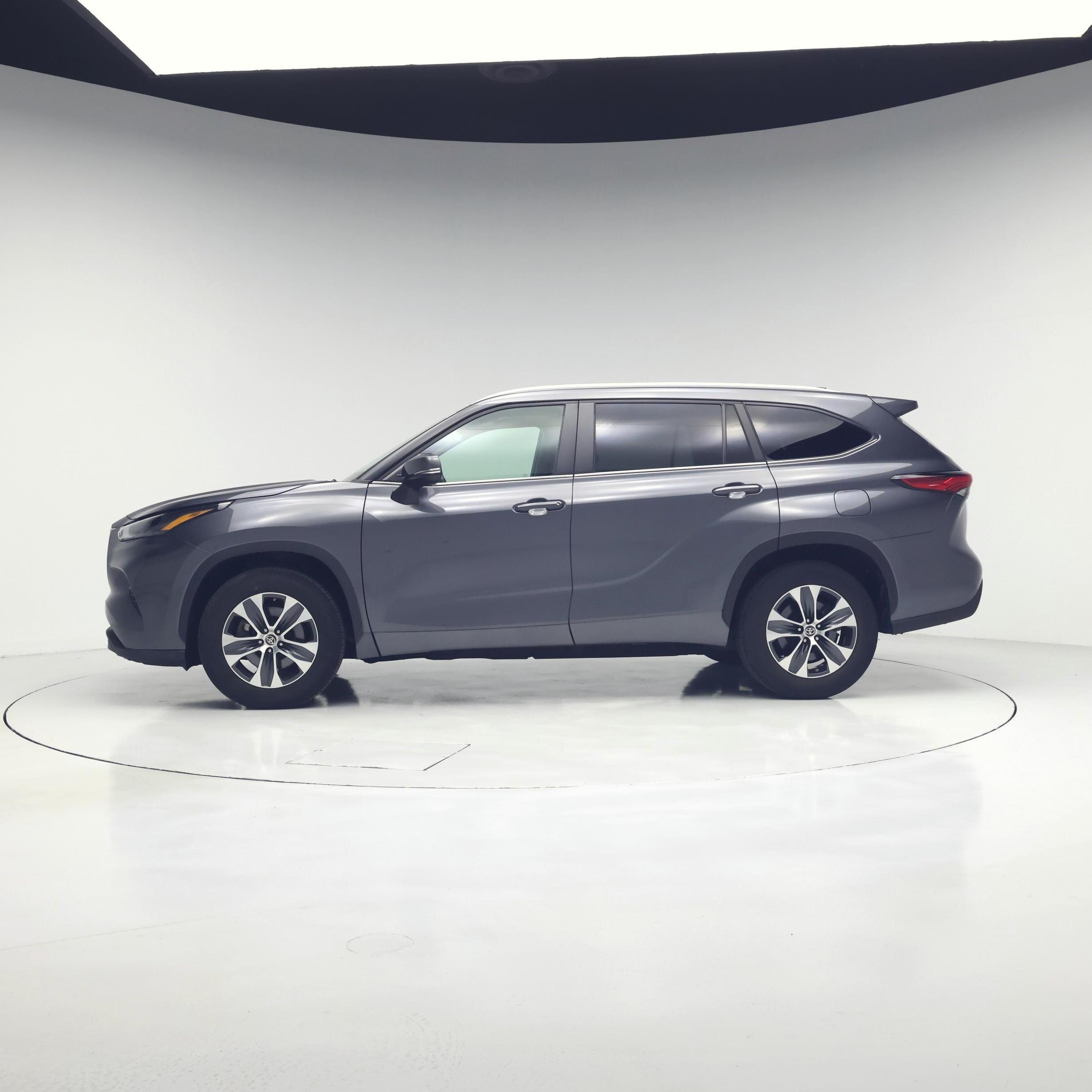 Thumbnail: 2023 Toyota Highlander - 3