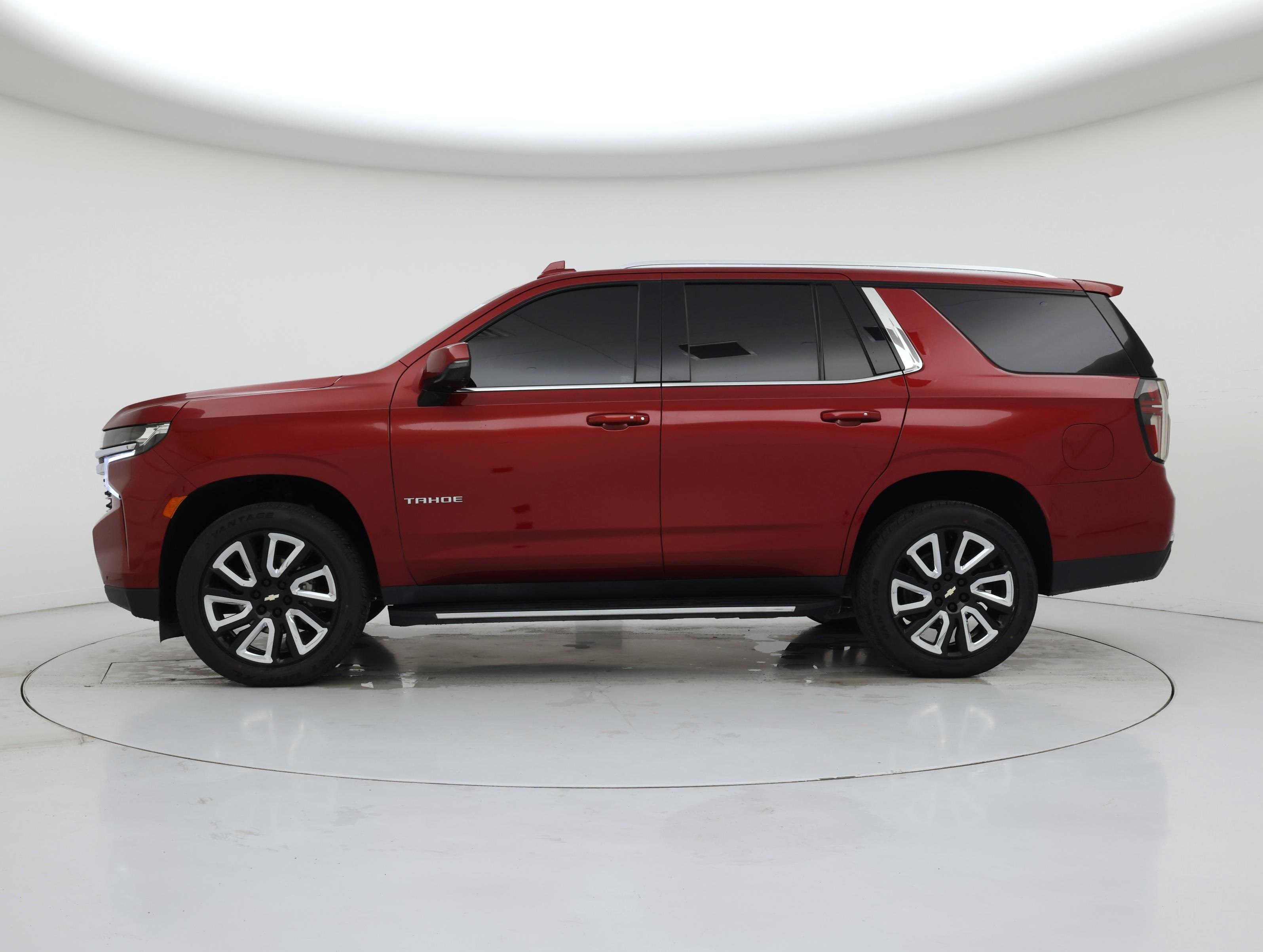 Thumbnail: 2021 Chevrolet Tahoe - 3
