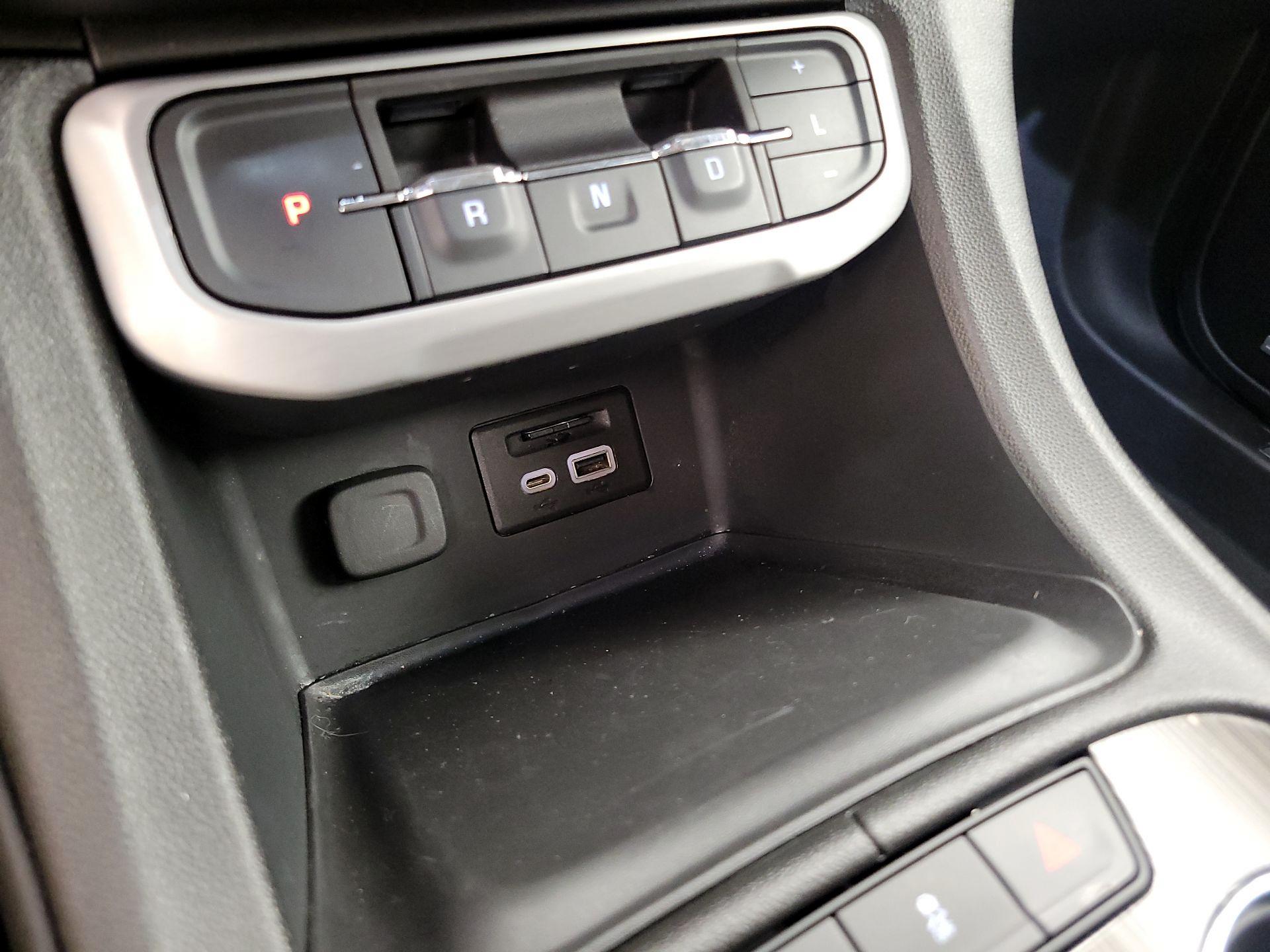 Thumbnail: 2023 GMC Acadia - 17