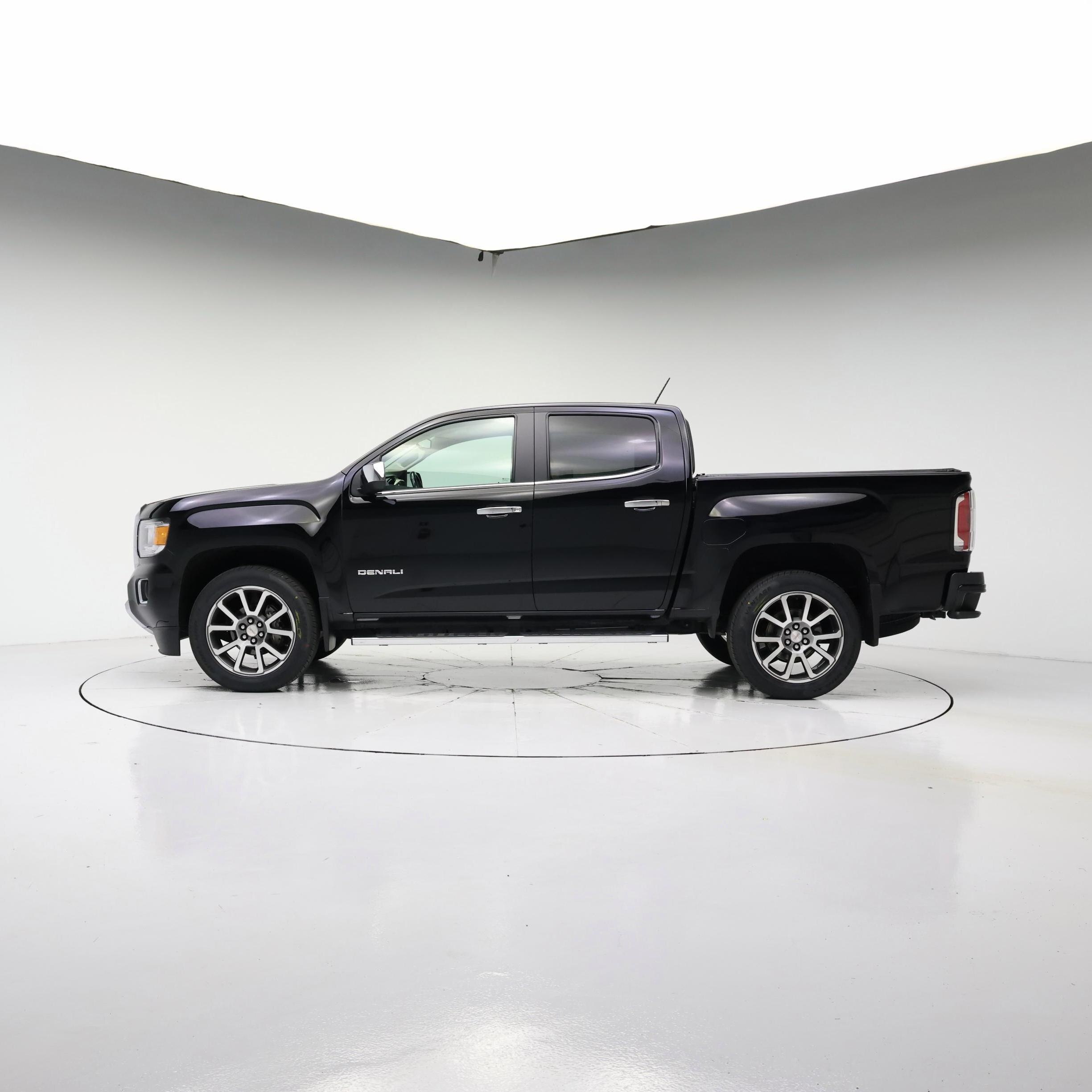 Thumbnail: 2017 GMC Canyon - 3