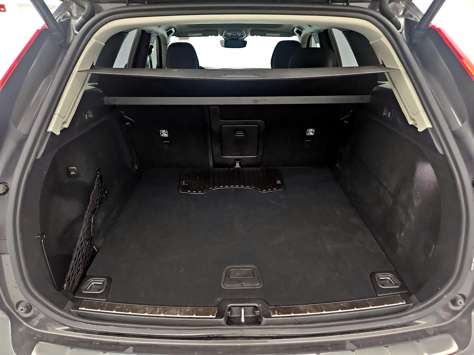 Thumbnail: 2025 Volvo XC60 - 19