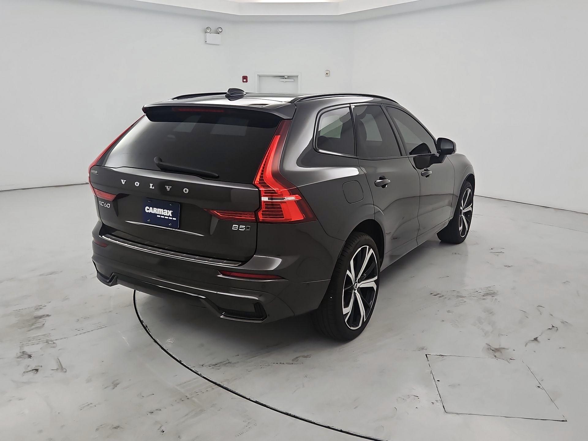 Thumbnail: 2025 Volvo XC60 - 5