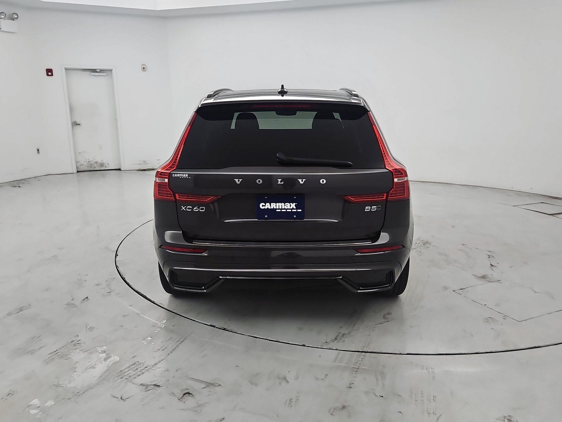 Thumbnail: 2025 Volvo XC60 - 6