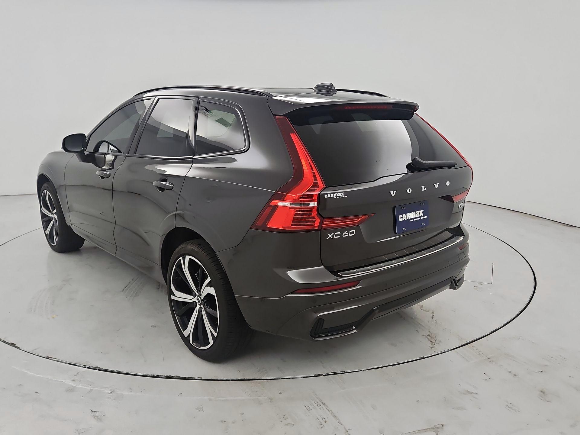 Thumbnail: 2025 Volvo XC60 - 7