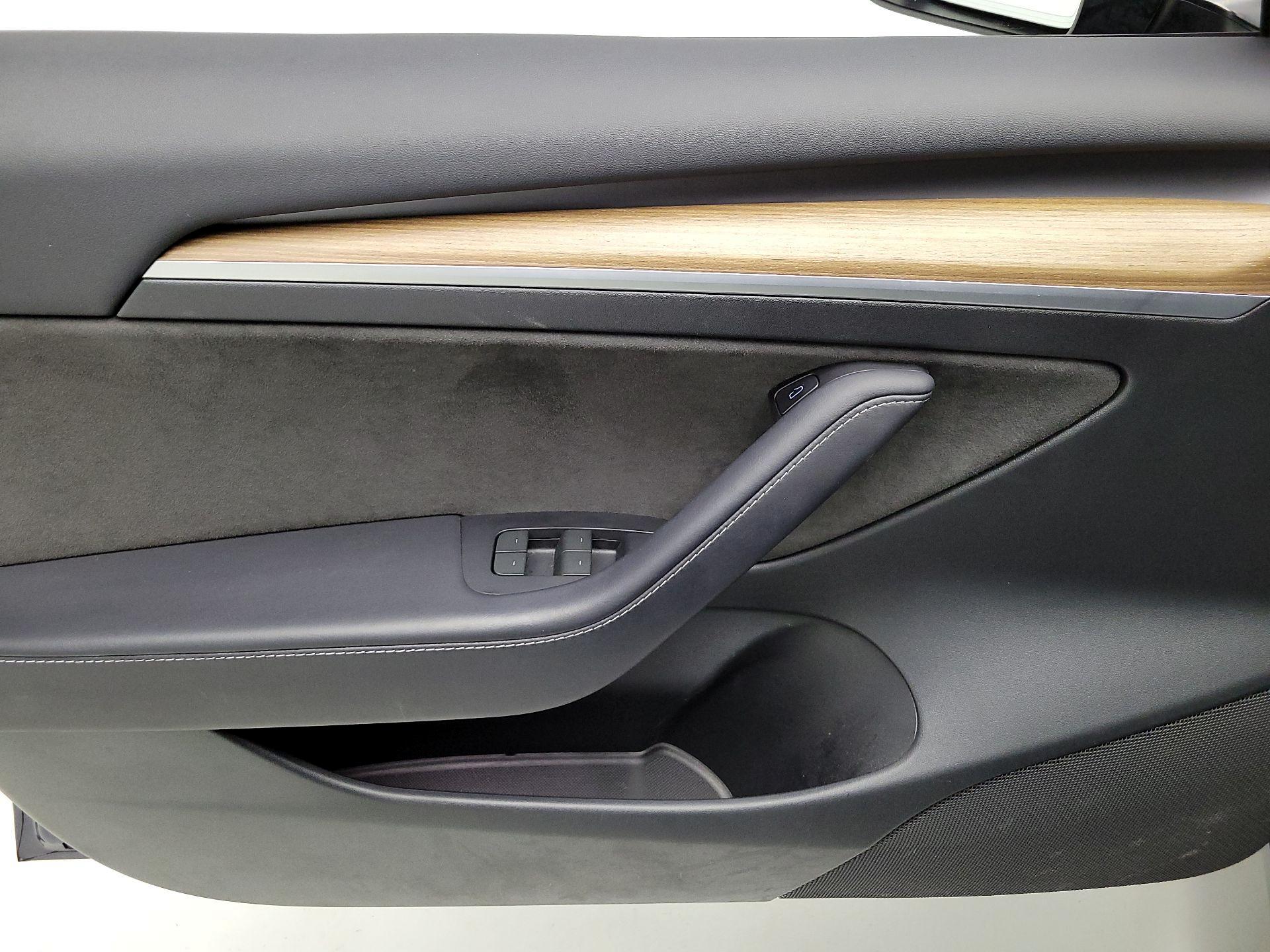 Thumbnail: 2023 Tesla Model 3 - 12