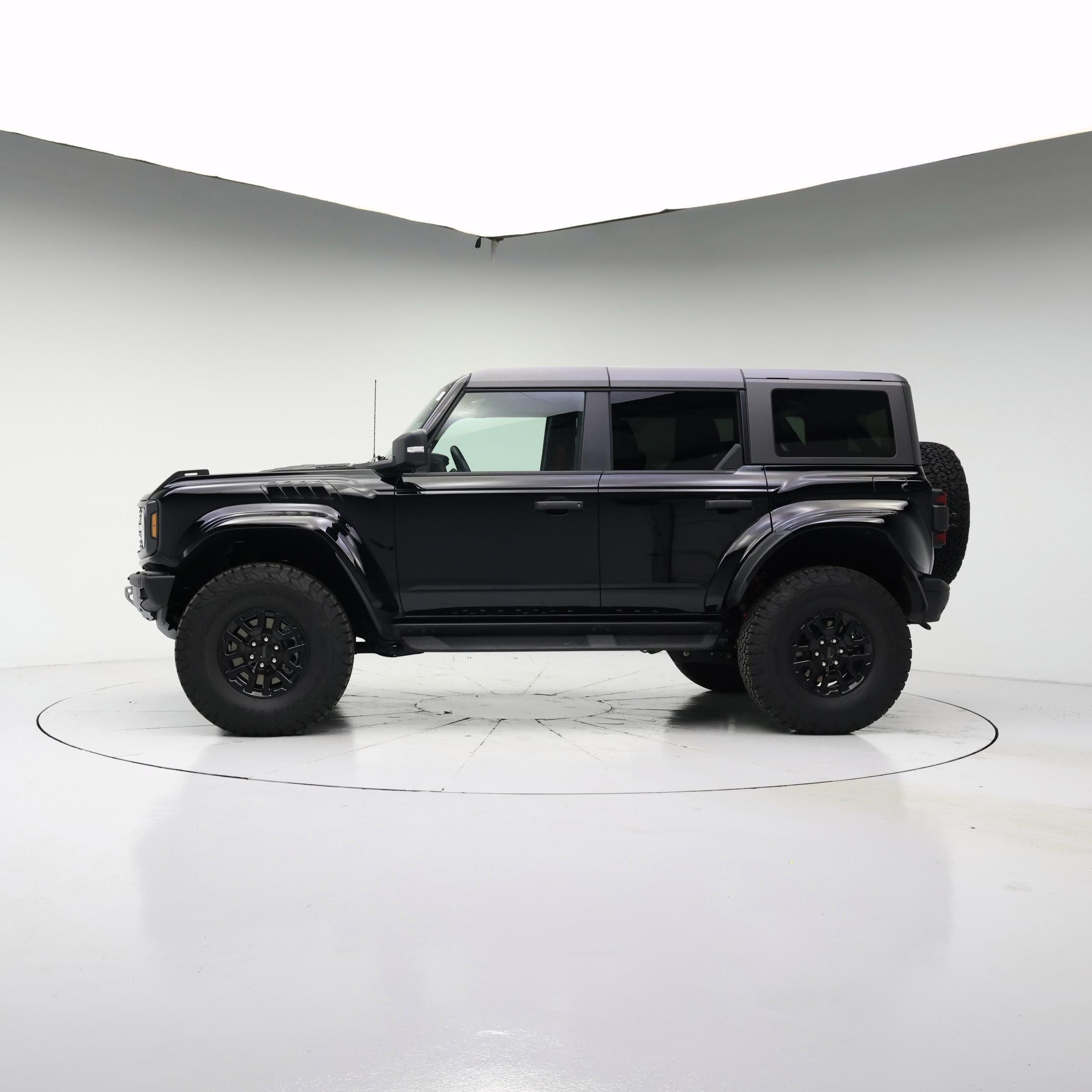 Thumbnail: 2025 Ford Bronco - 3