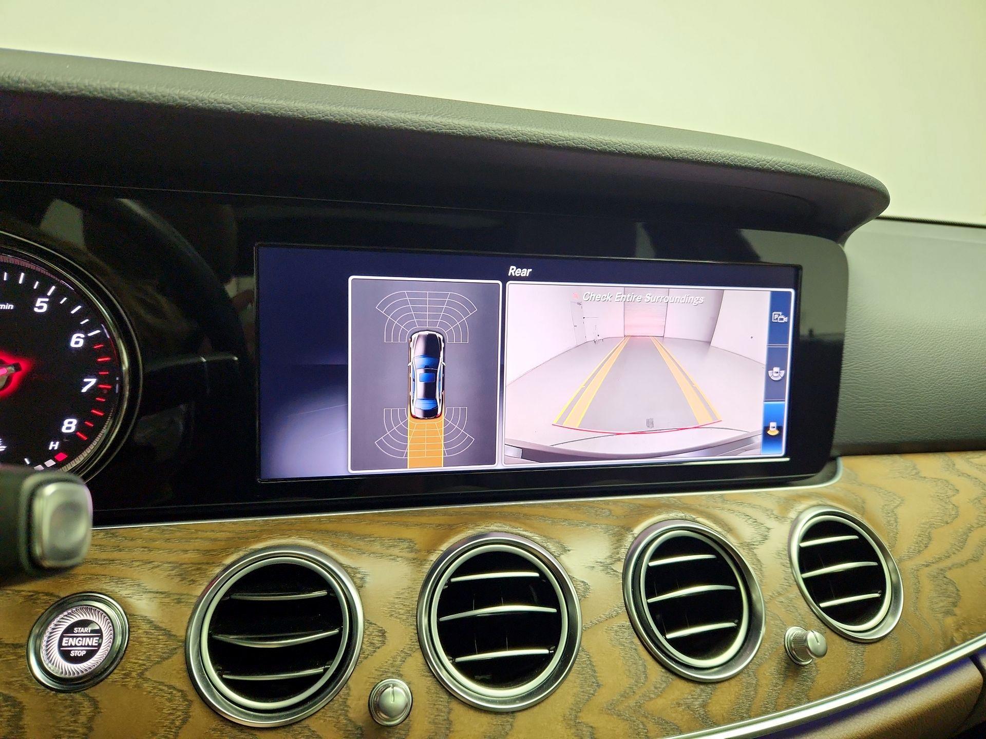 Thumbnail: 2018 Mercedes-Benz E-Class - 15