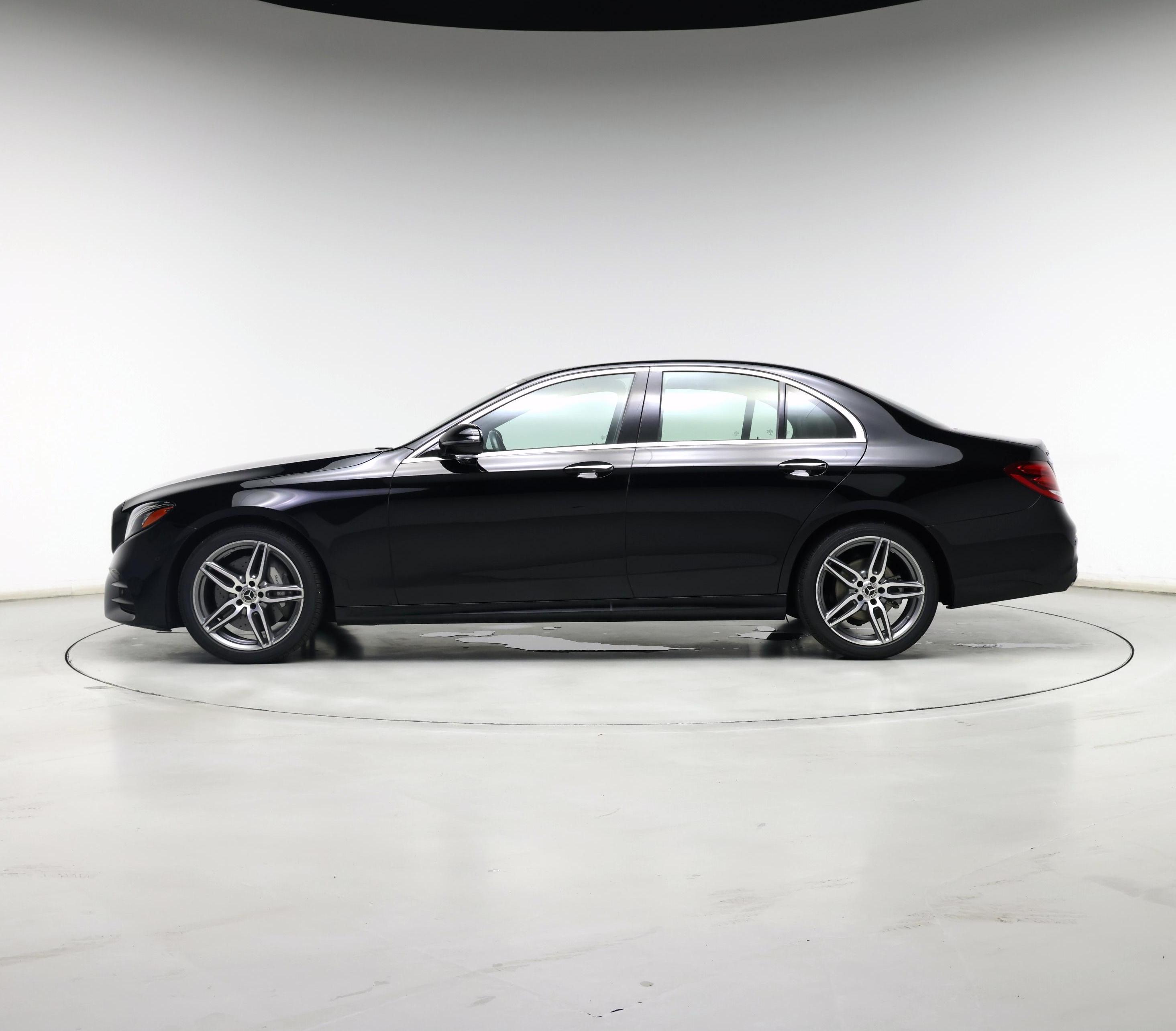 Thumbnail: 2018 Mercedes-Benz E-Class - 3