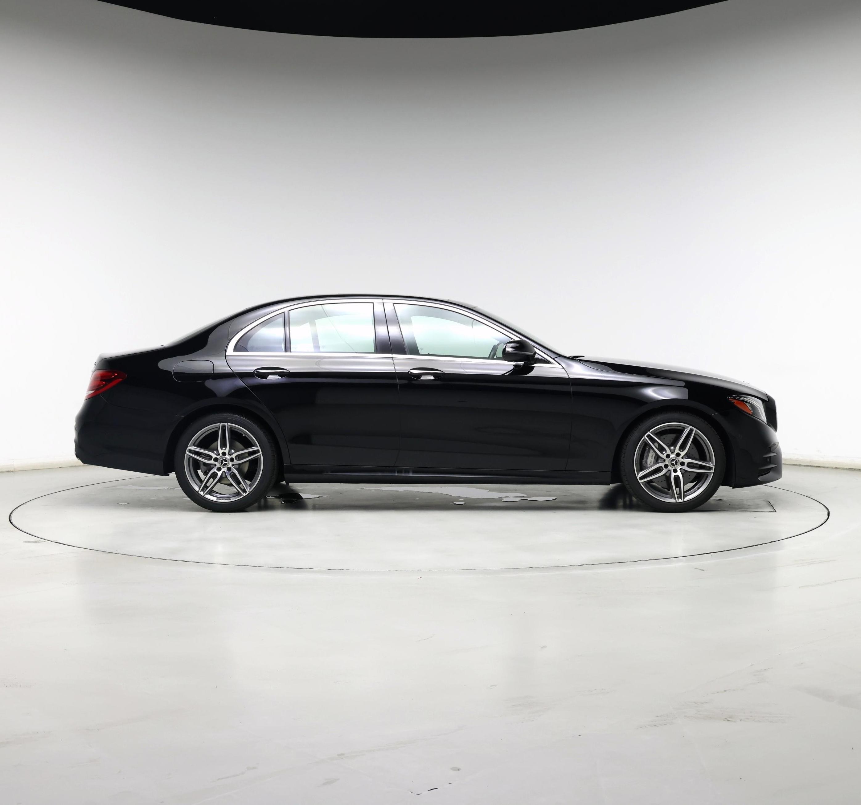 Thumbnail: 2018 Mercedes-Benz E-Class - 7