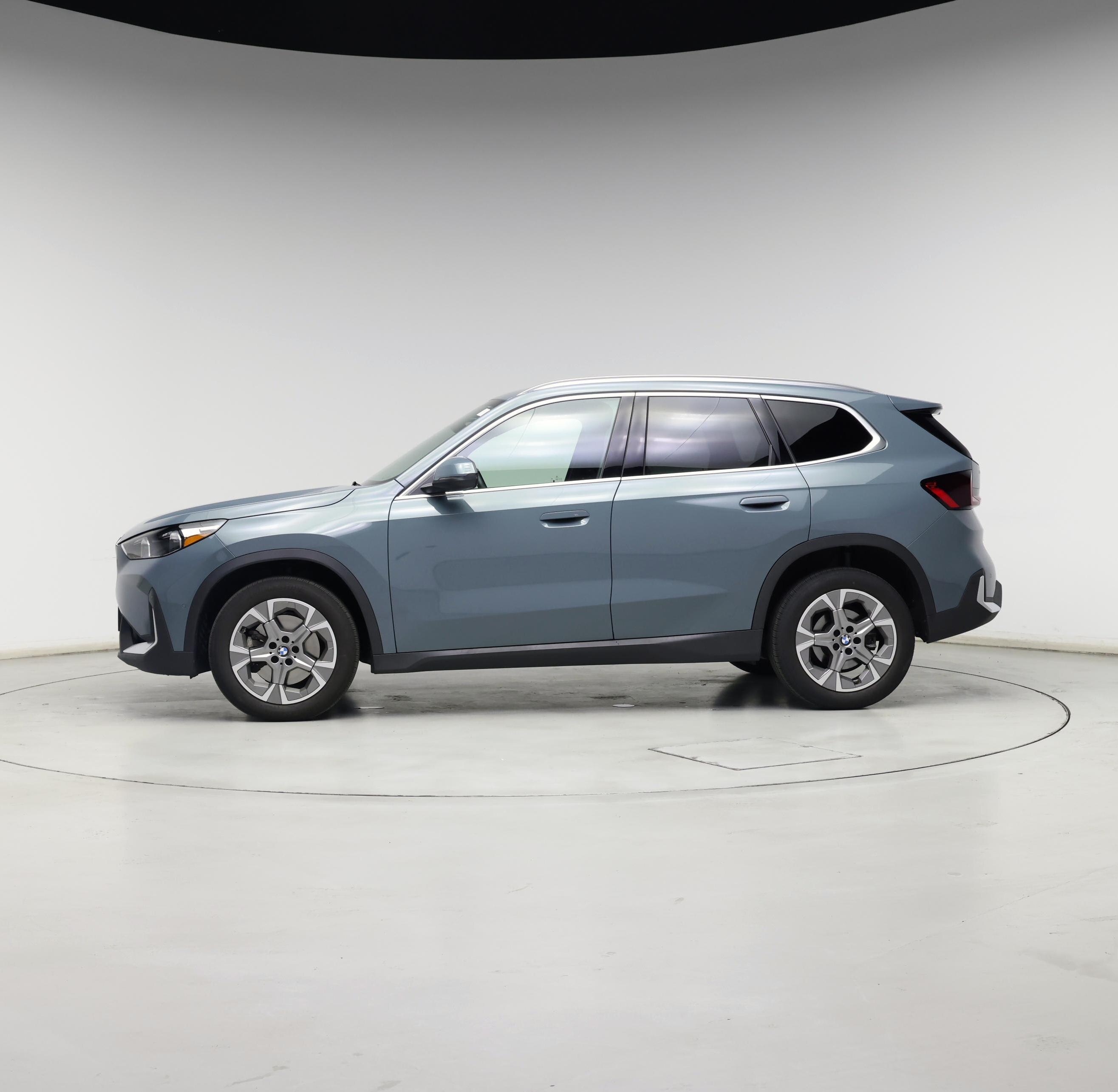 Thumbnail: 2023 BMW X1 - 3
